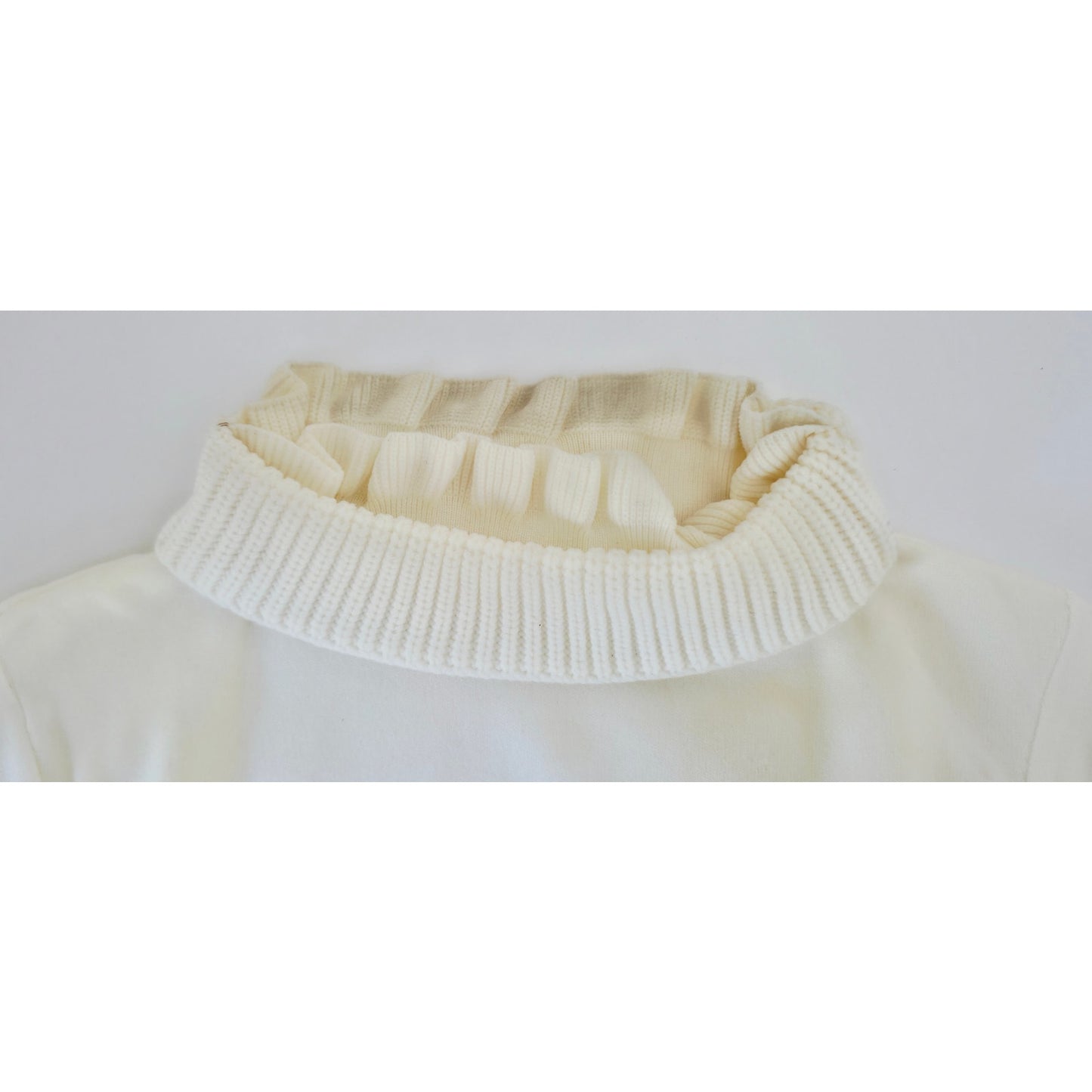 VINTAGE *NEW* 1960's Cream Women's Sweater with Collar 100% Nylon Size 38