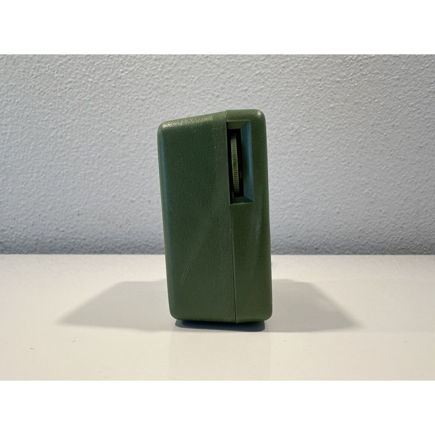 VINTAGE *NEW* 1960's MUSTANG AM Micro Solid State Transistor Radio-Green
