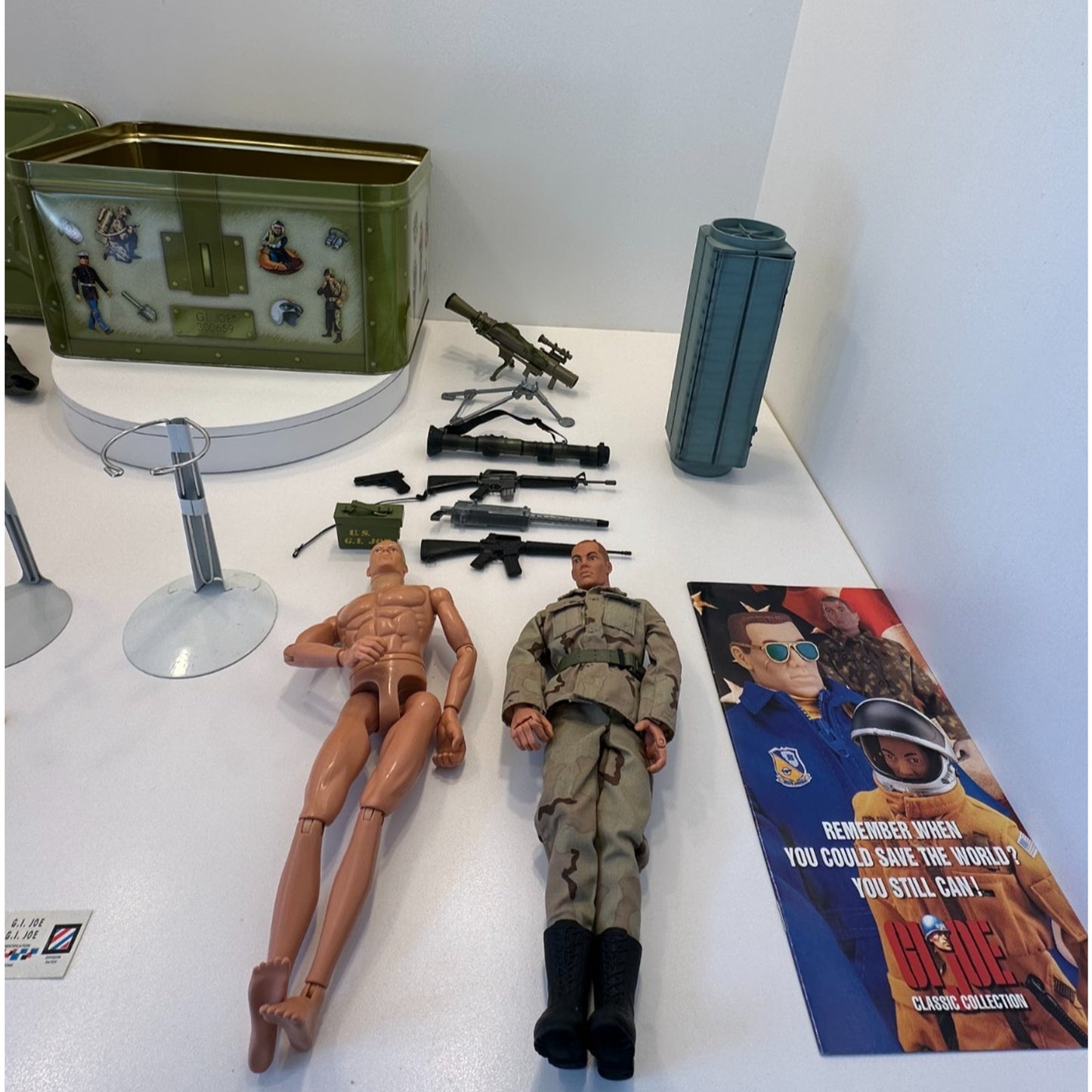 VINTAGE GI Joe Action Figures & Accessories in 1998 Collectable Tin