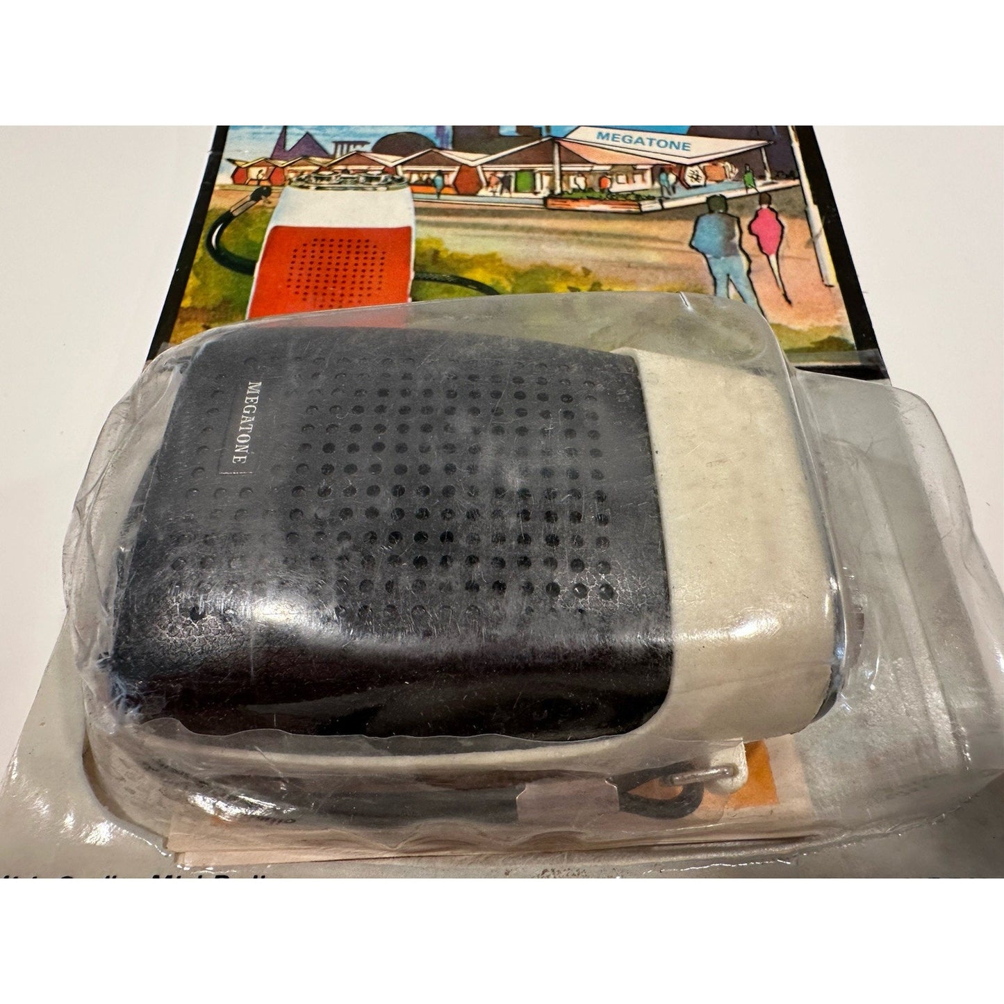 VINTAGE *NEW* ROBIN AIE-741 Black Solid State Micro Transistor Radio