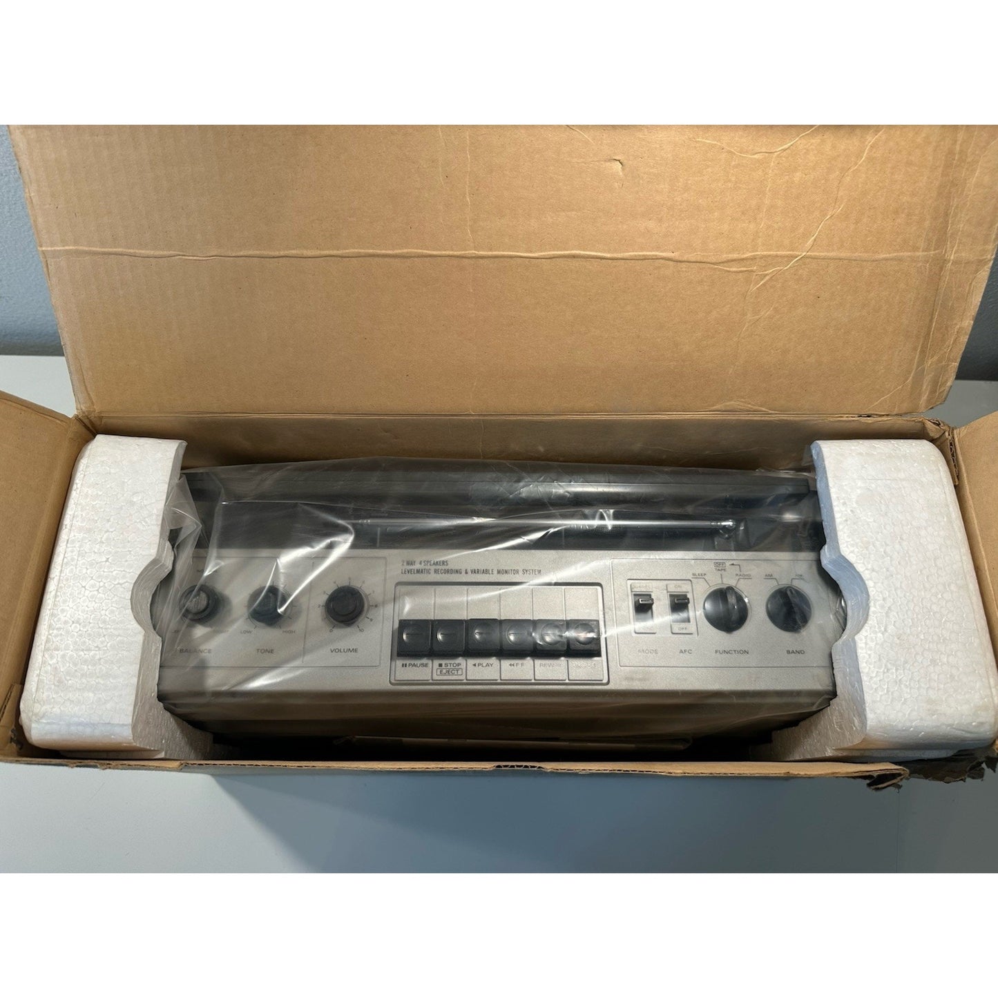VINTAGE *NEW* 80's Hitachi TRK-7500H Boom Box Radio Cassette Recorder