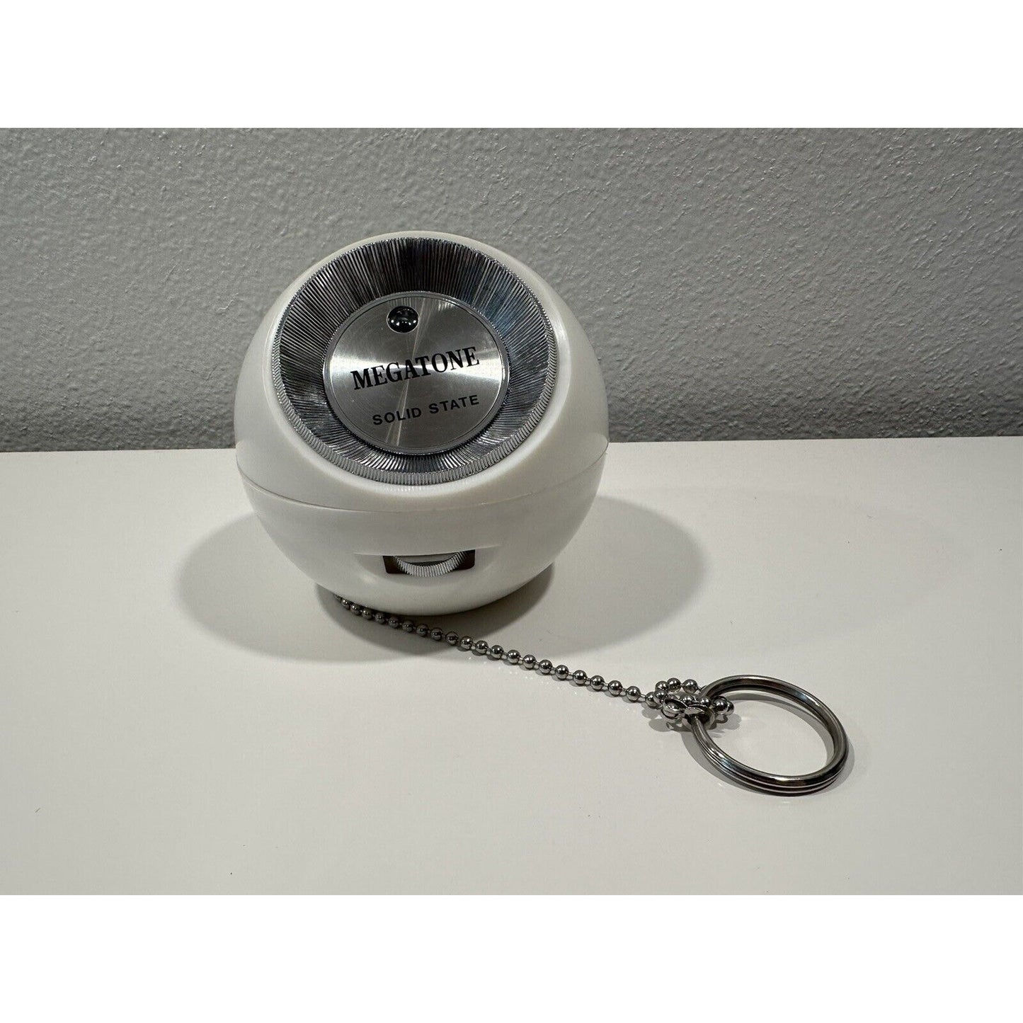 VINTAGE *NEW* MEGATONE Big Ball Solid State Transistor Radio