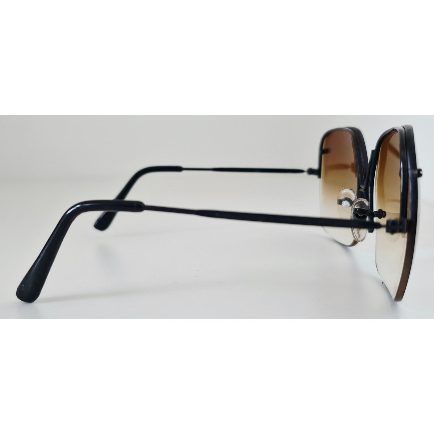 VINTAGE *NEW* 1970's Glam Unisex Sunglasses Black Frame with Smoke Grey Lens
