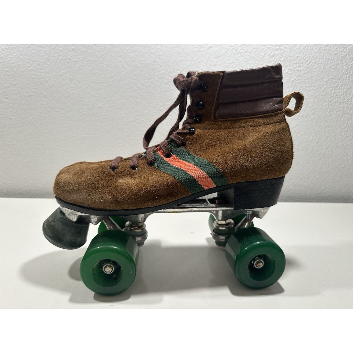 VINTAGE *NEW* 1970's's Hot Shot Suede Demi-Boot Roller Skates-MN'S 8/WMN 10