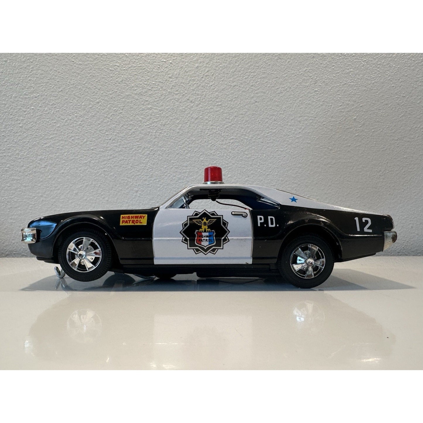 VINTAGE *NEW* 1970's Highway Patrol P.D. 12 Battery Operated Die-Cast Toy Car