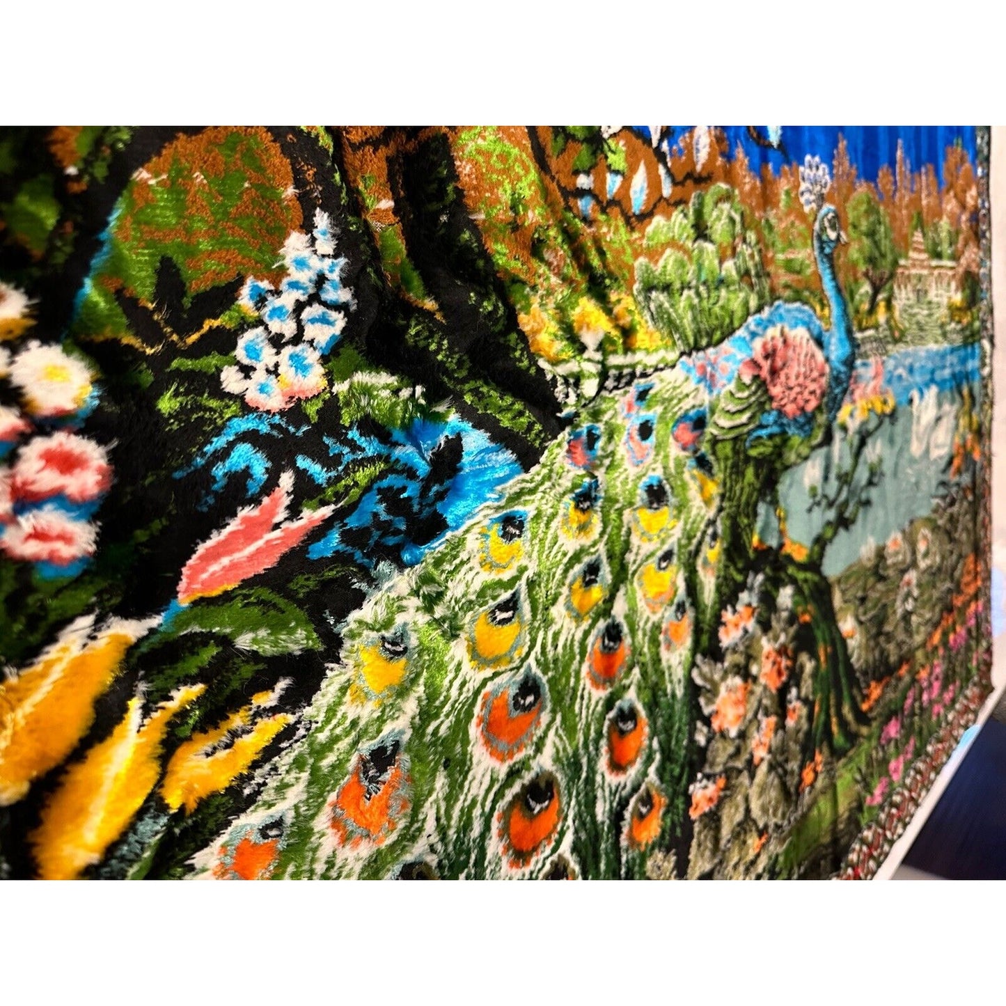 VINTAGE *NEW* Beautiful Peacock At the Lagoon Wall Art Rug/ Tapestry