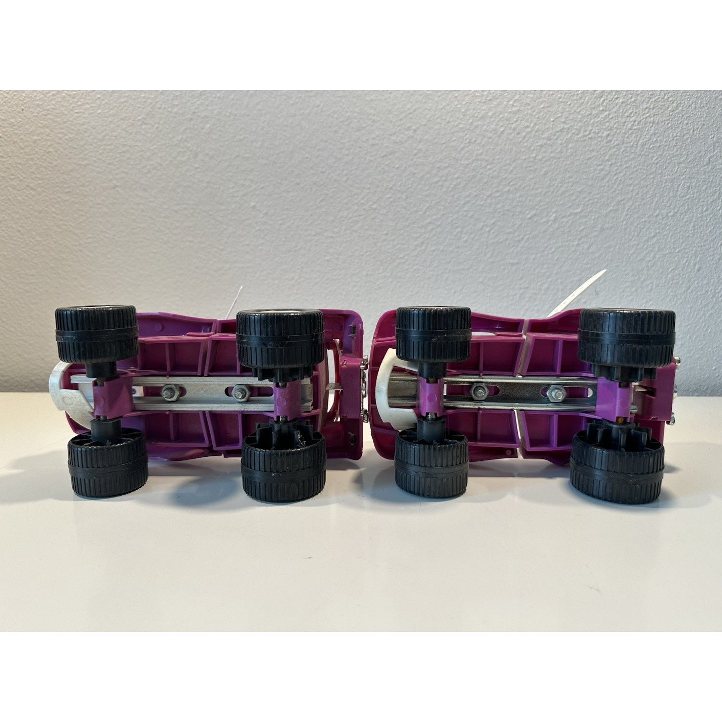 VINTAGE 1970's Purple Adjustable Skates for Kids w/ Straps