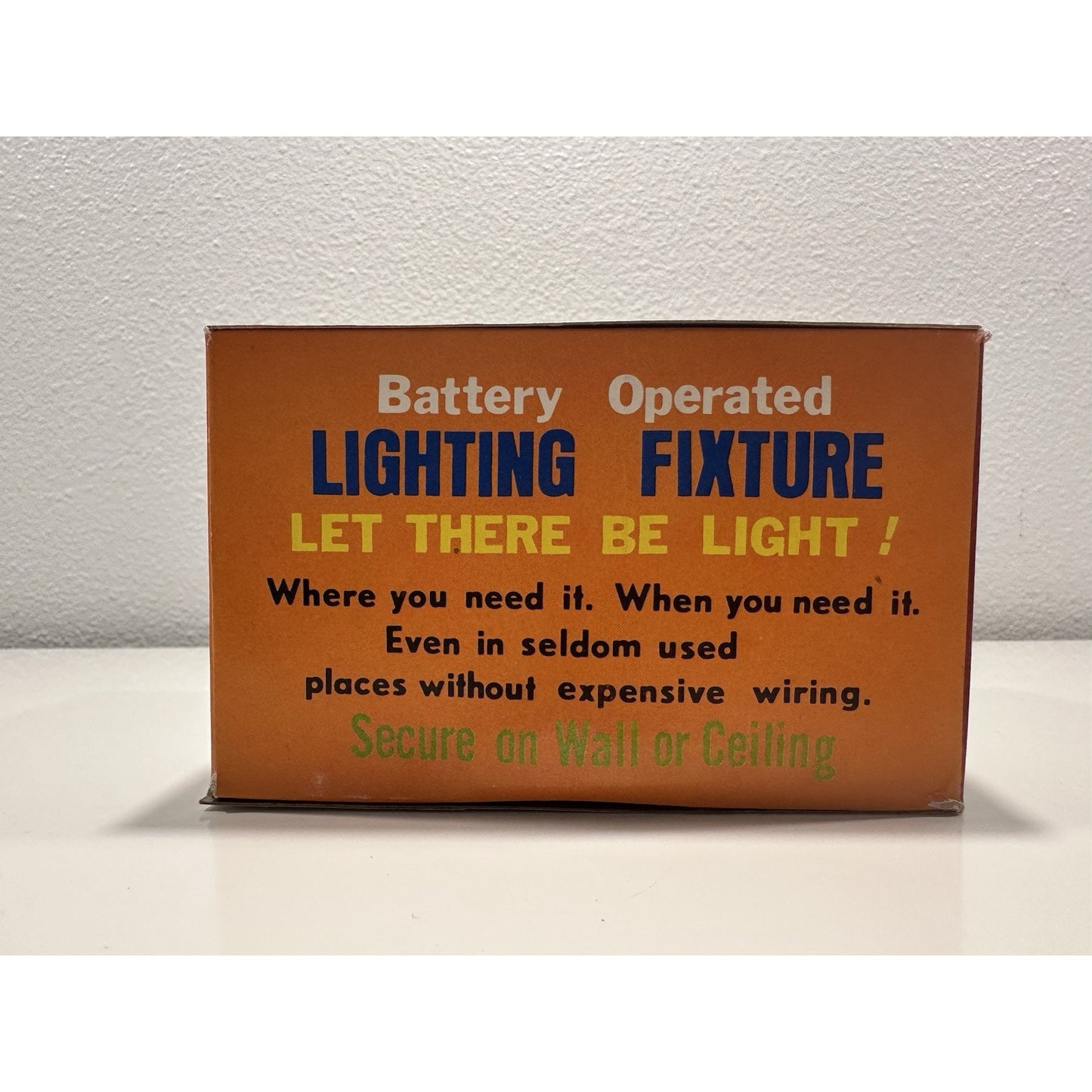 VINTAGE *NEW* 70s Battery Operated Light Fixture Attic Stairs Closets