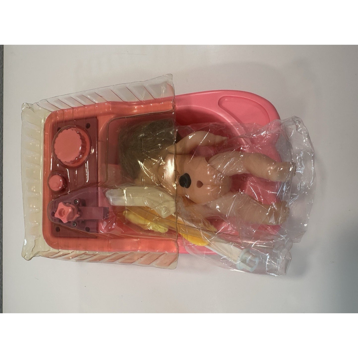 VINTAGE *NEW* 1970's Maxwell Doll Bath Tub with Action Baby Batt-Operated Toy