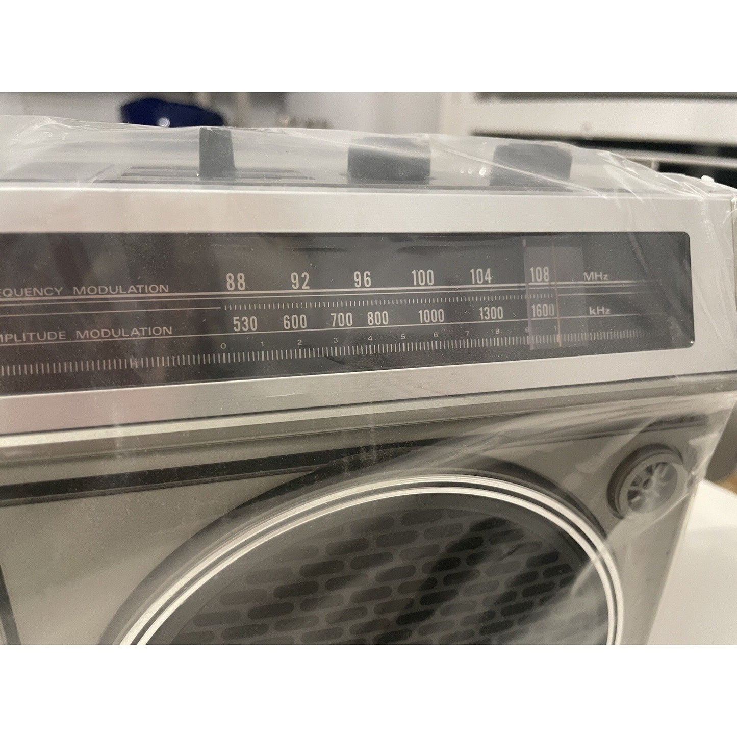 VINTAGE *NEW* 1980's Hitachi TRK-5650 AM/FM Cassete Stereo
