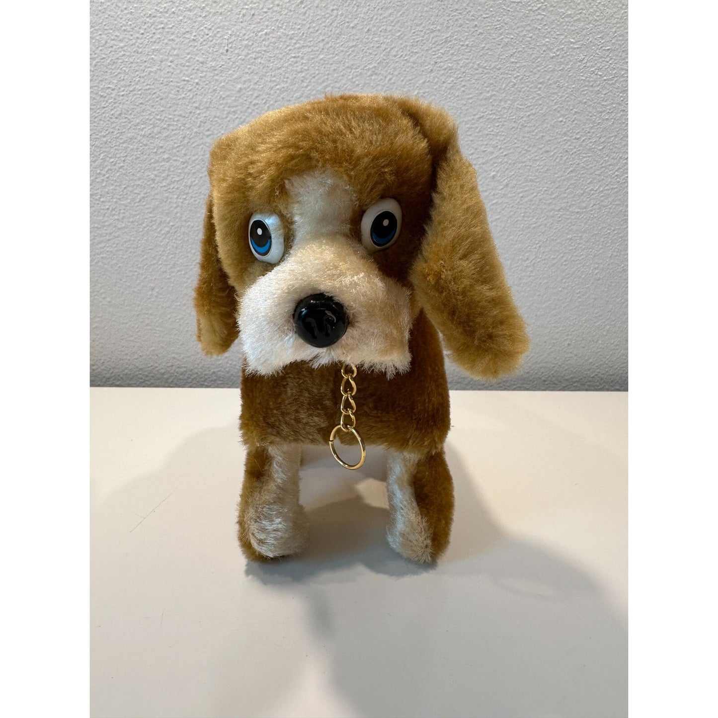 VINTAGE *NEW* 1970's Lovely Dog Walking Barking Brown Collared Dog