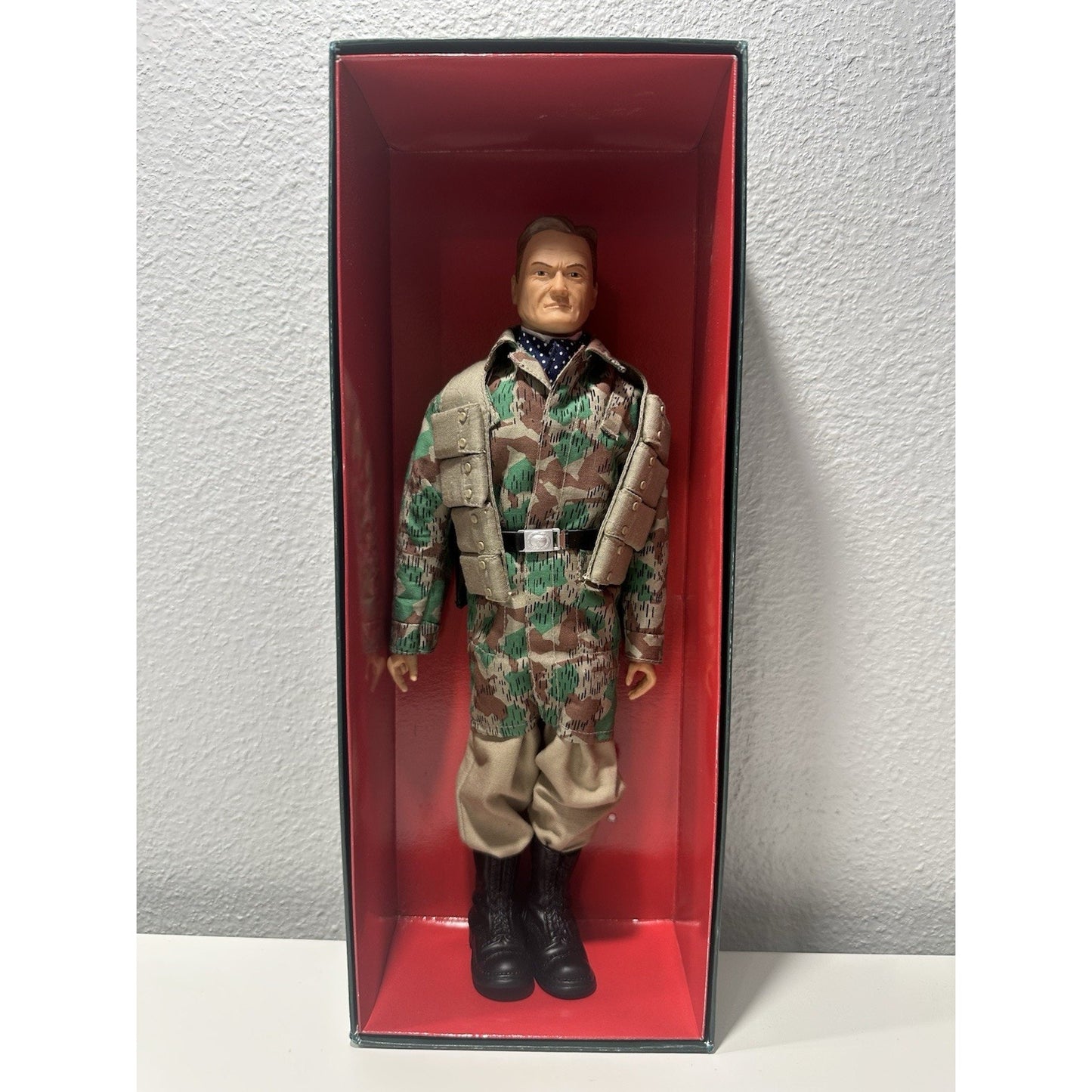 VINTAGE *NEW* Elite Brigade German Fallschirmjager Action Figure Helmet Guns Bullet