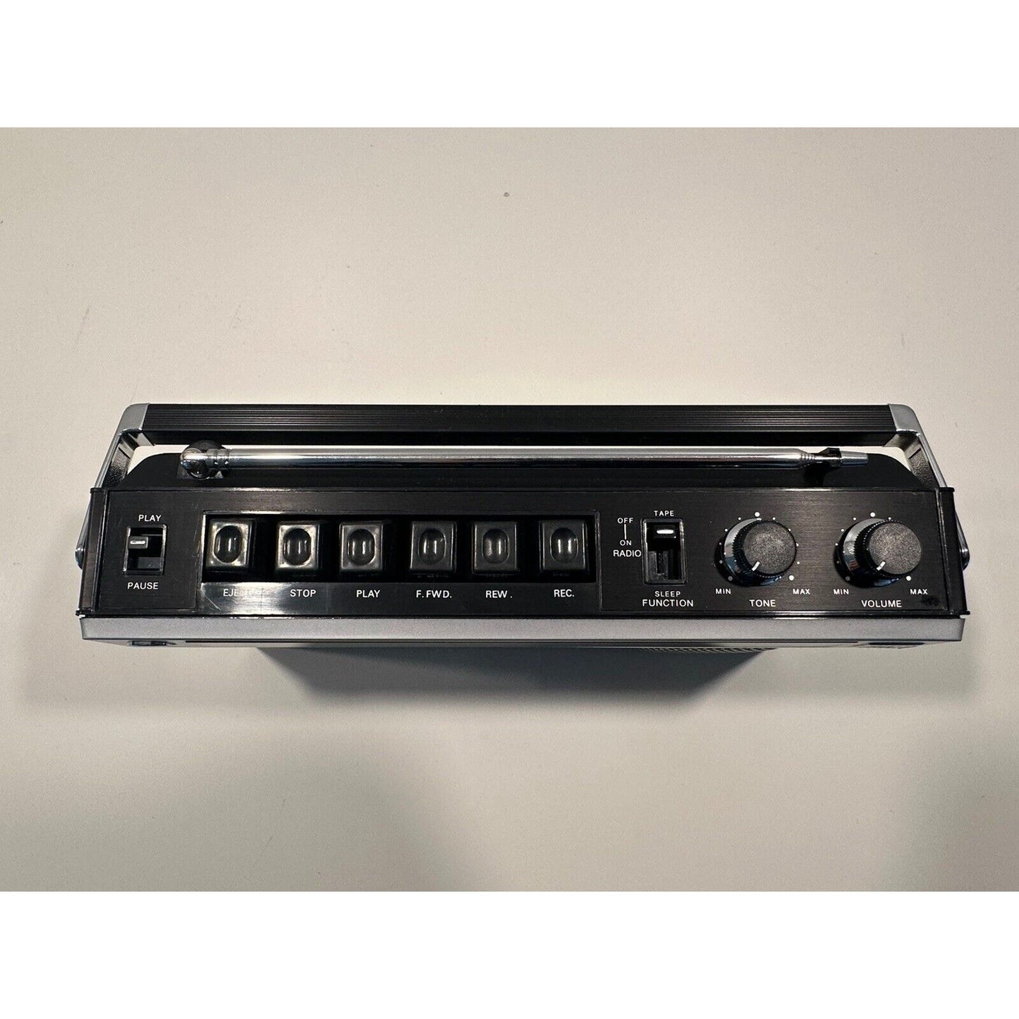 VINTAGE *NEW* Silvano KCM-2505 am/fm Mini Radio Cassette Player