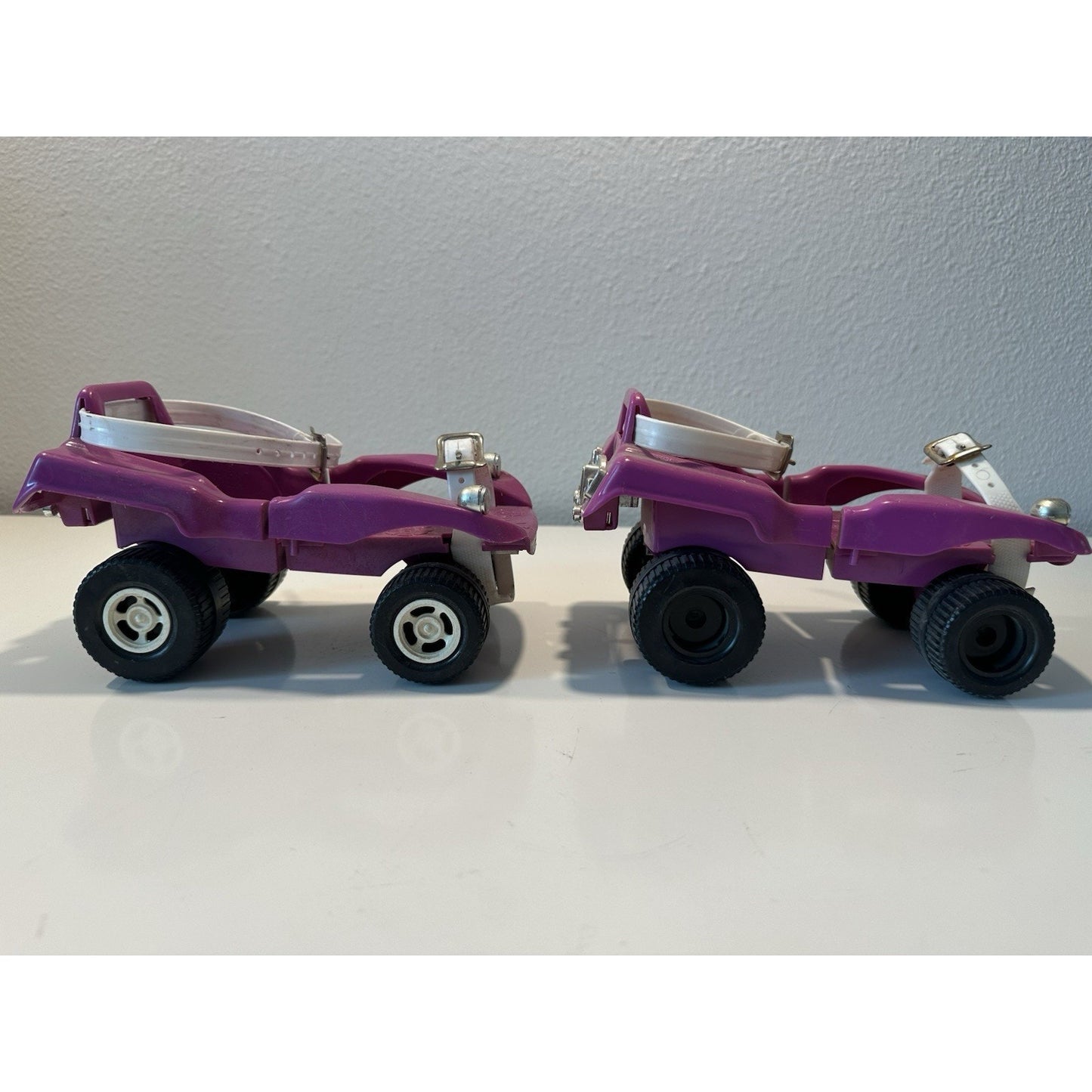 VINTAGE 1970's Purple Adjustable Skates for Kids w/ Straps