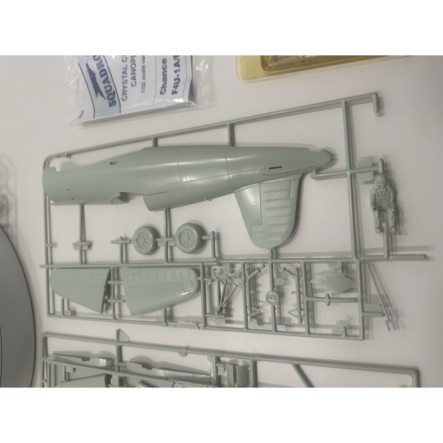 VINTAGE Revell Vought F4U-1D Corsair 1:32 4781 Model Plane Kit