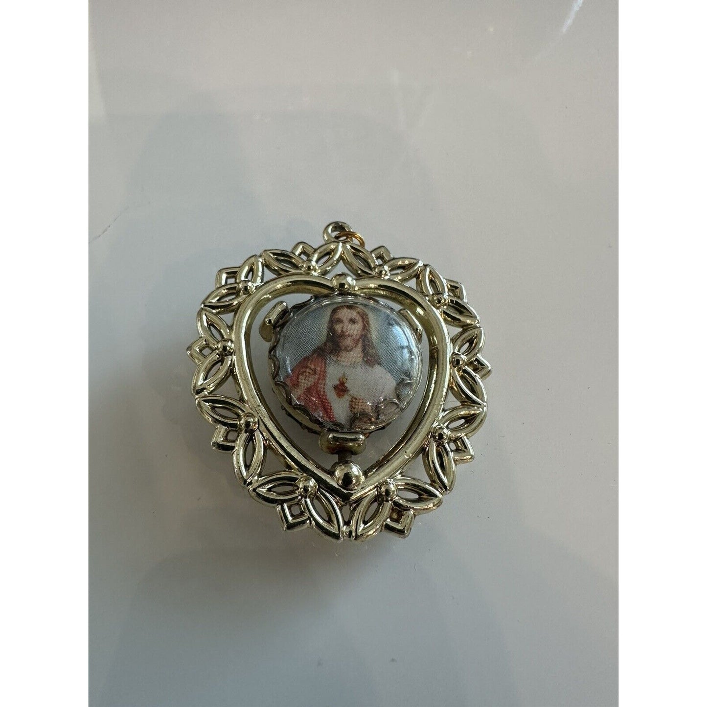 VINTAGE *NEW* Open-Work Gold-Tone Heart Pendant with Jesus/Joseph Art Spinner