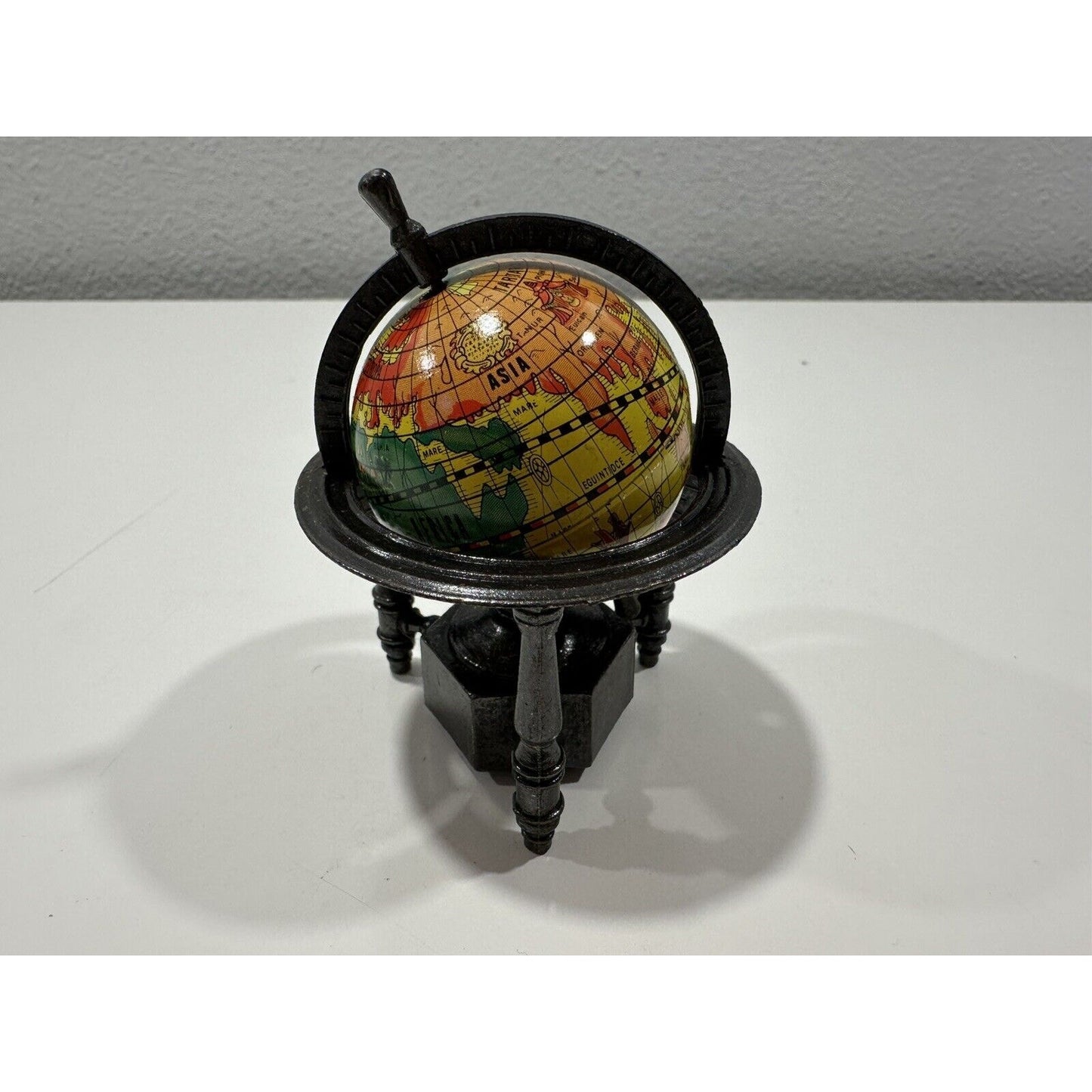 VINTAGE *NEW* Miniature Metal World Globe Pencil Sharpener