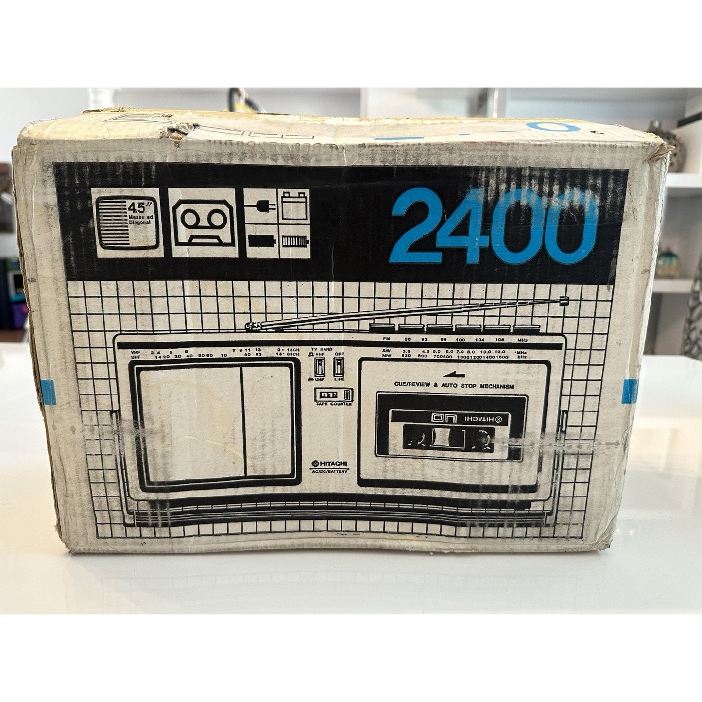 VINTAGE *NEW* 80's Hitachi K-2400 Solid State TV Receiver/Cassette RARE