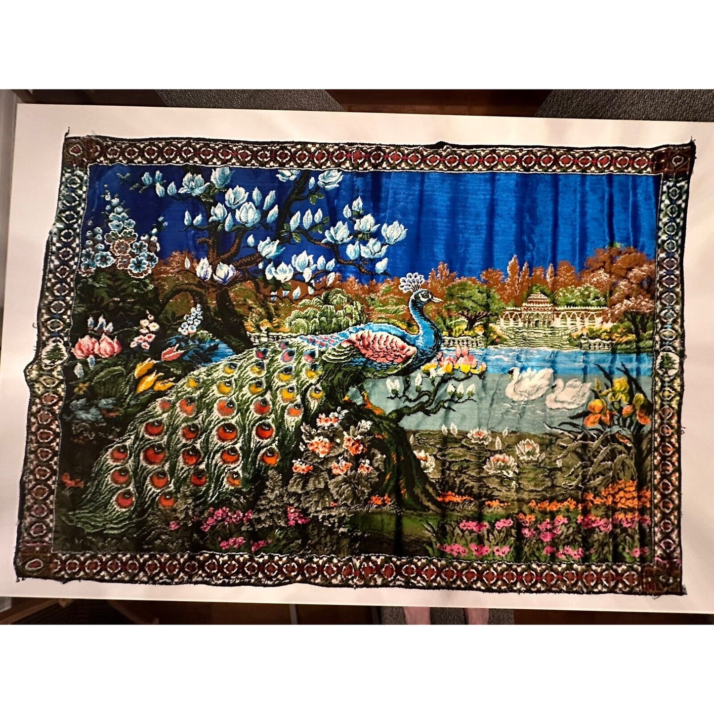 VINTAGE *NEW* Beautiful Peacock At the Lagoon Wall Art Rug/ Tapestry