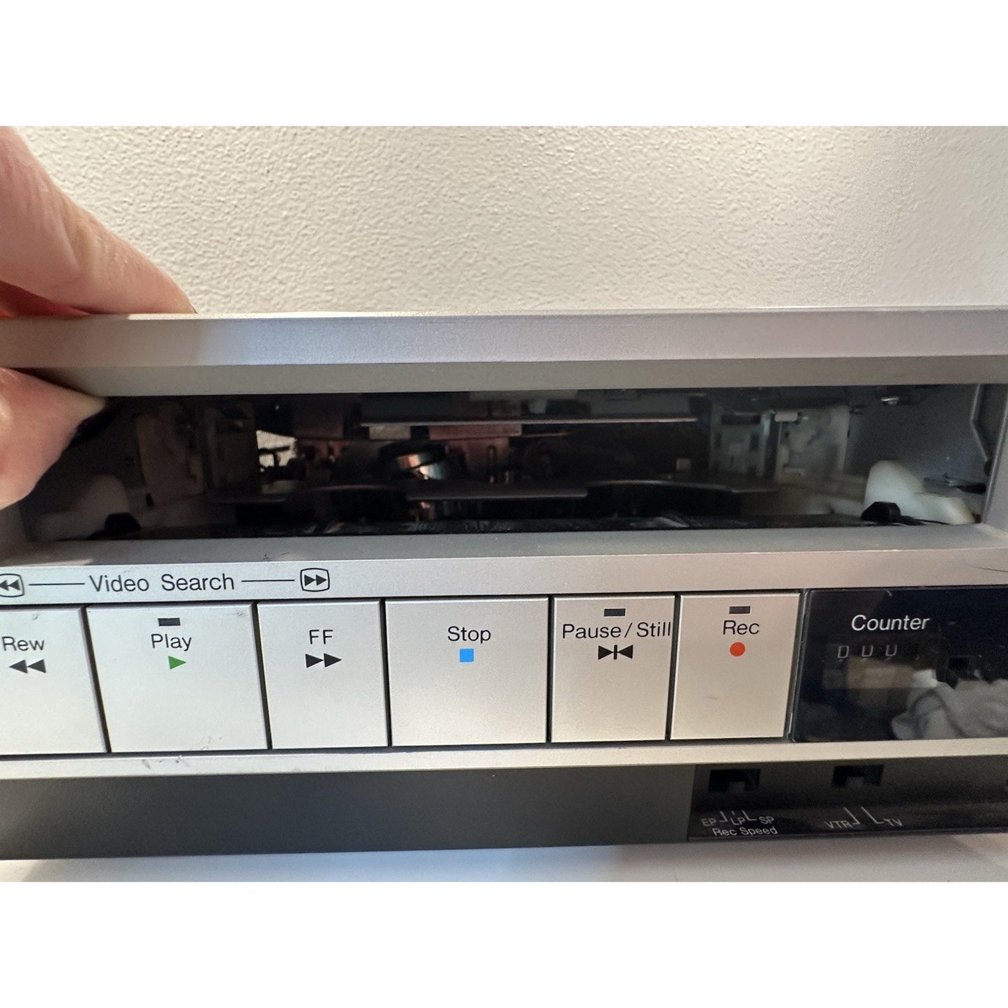Needs Lovin' VINTAGE Sharp VC-481U Front Loading vhs vcr No Remote/Manual