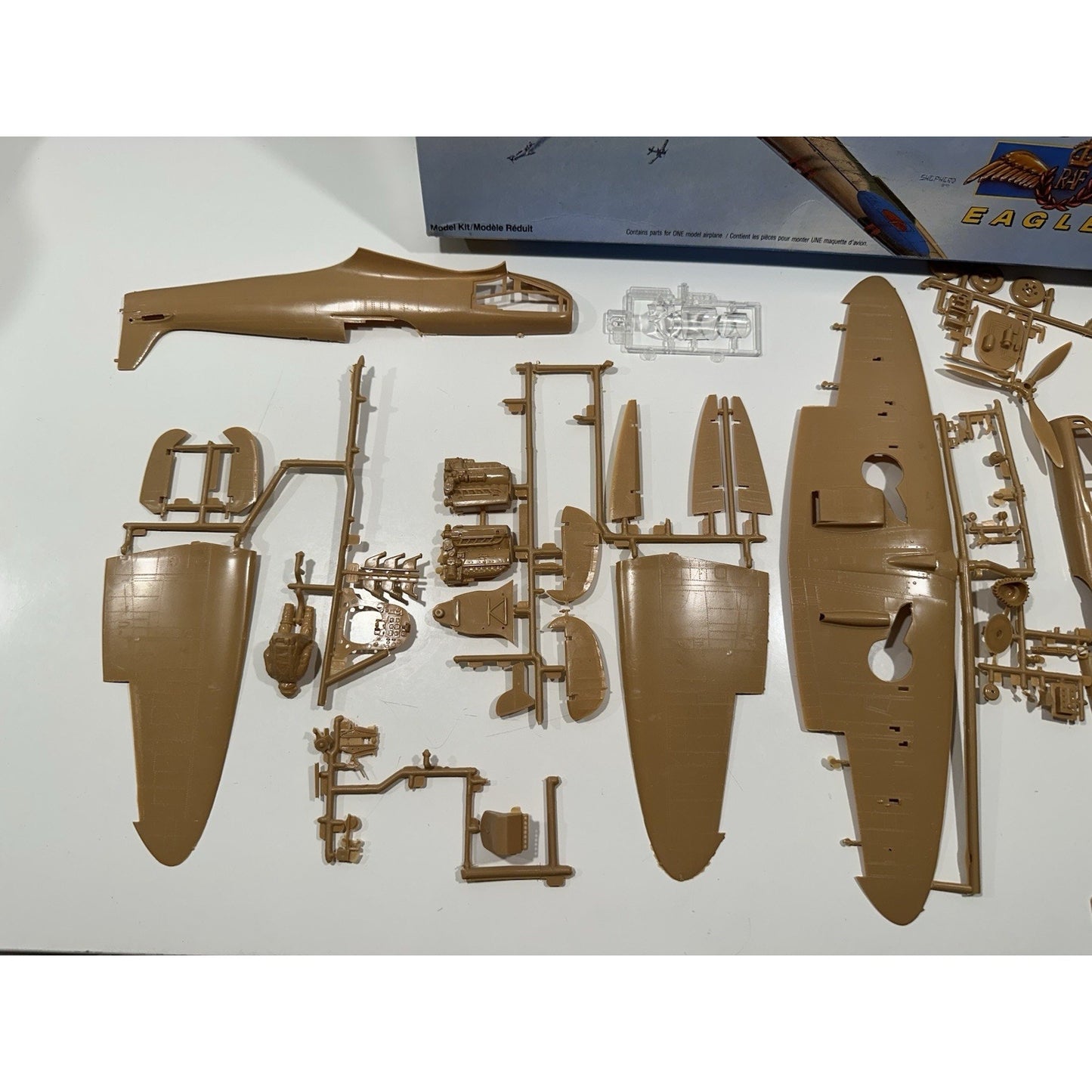 VINTAGE Revell Spitfire Mk. 1 "Lone Eagles" 1/32 Scale Model #4555 Open Box