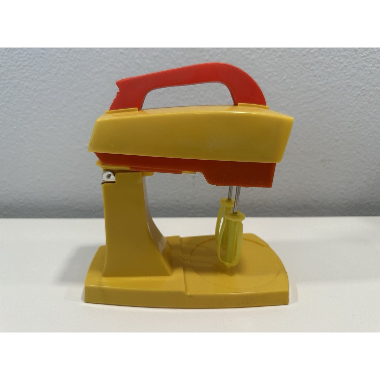 VINTAGE *NEW* 1970's Toy Mixer & Bowl Battery-Operated