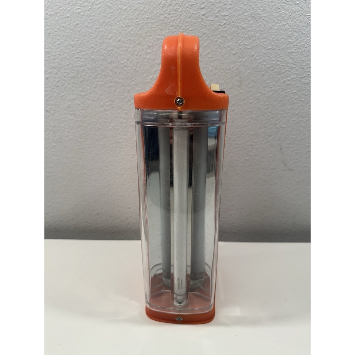 VINTAGE *NEW* 1970's Battery Operated Fluorescent Lantern Camping Boating Emergency