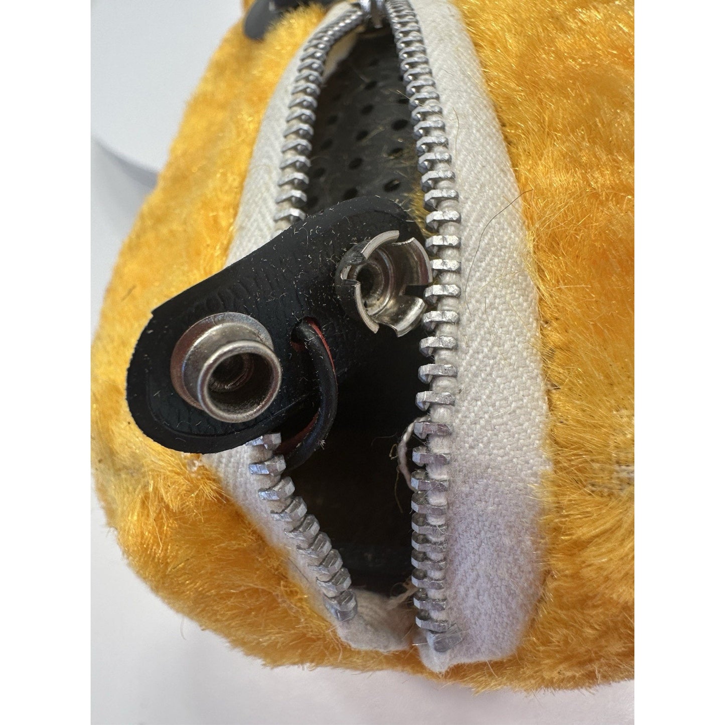 VINTAGE *NEW* 1960's Four Star AM Stuffy Micro Transistor Radio Yellow Bear
