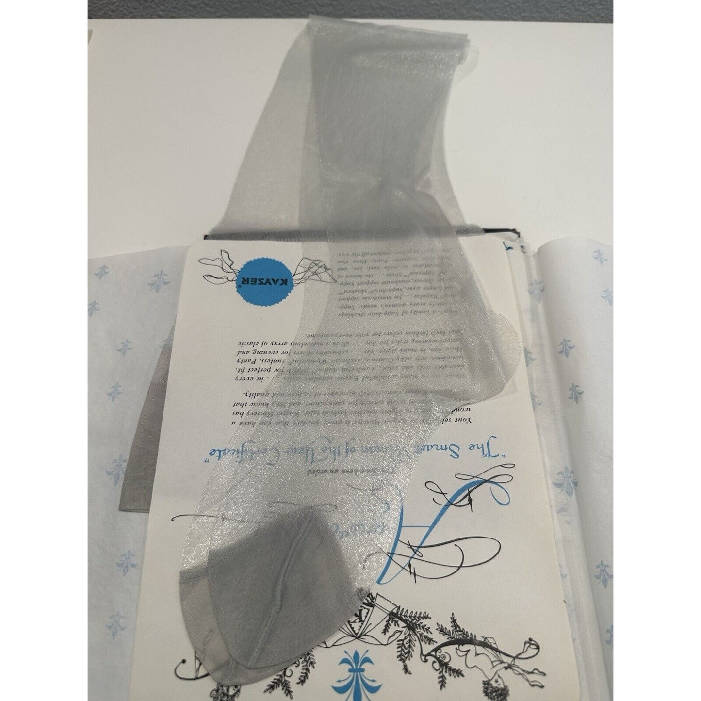 VINTAGE *NEW* Kayser Hosiery-Glitter-Silver Glitter Sz8.5M X 3