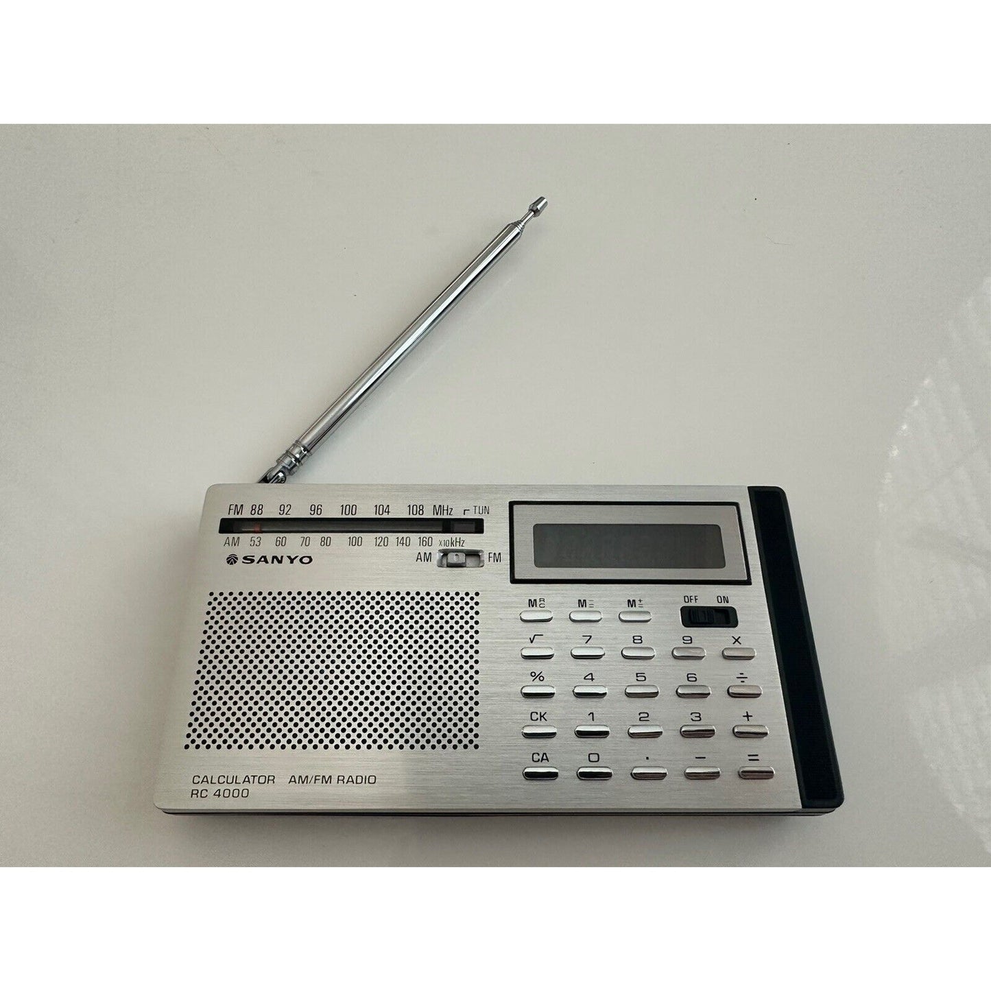 VINTAGE *NEW* Sanyo RC-4000 am/fm Pocket Calculator Radio