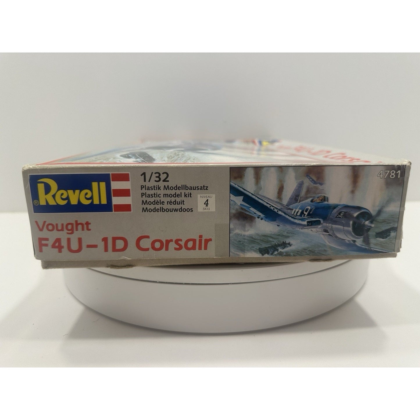 VINTAGE Revell Vought F4U-1D Corsair 1:32 4781 Model Plane Kit