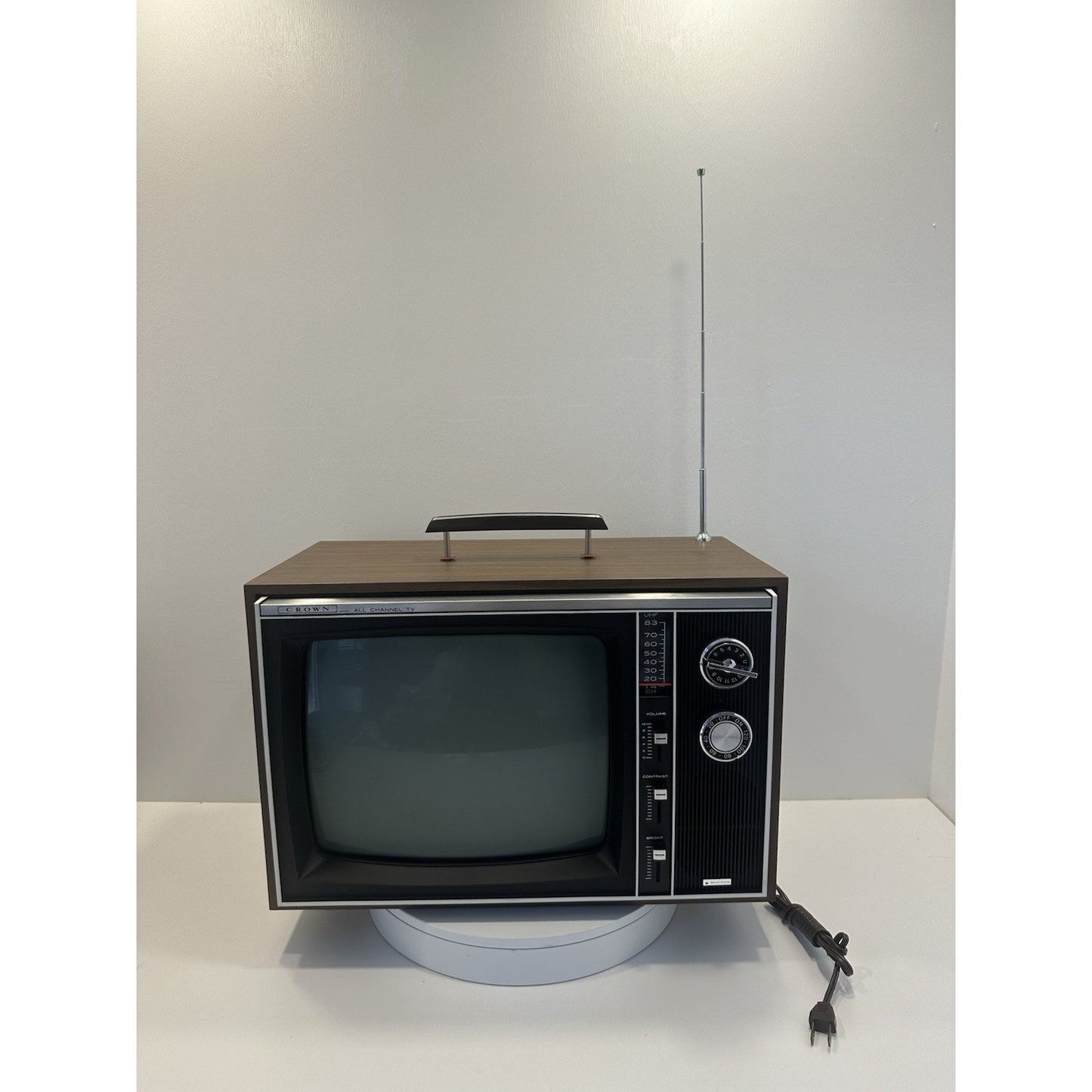 VINTAGE *PRISTINE* 1970's Crown #14TV-401 Television Japan