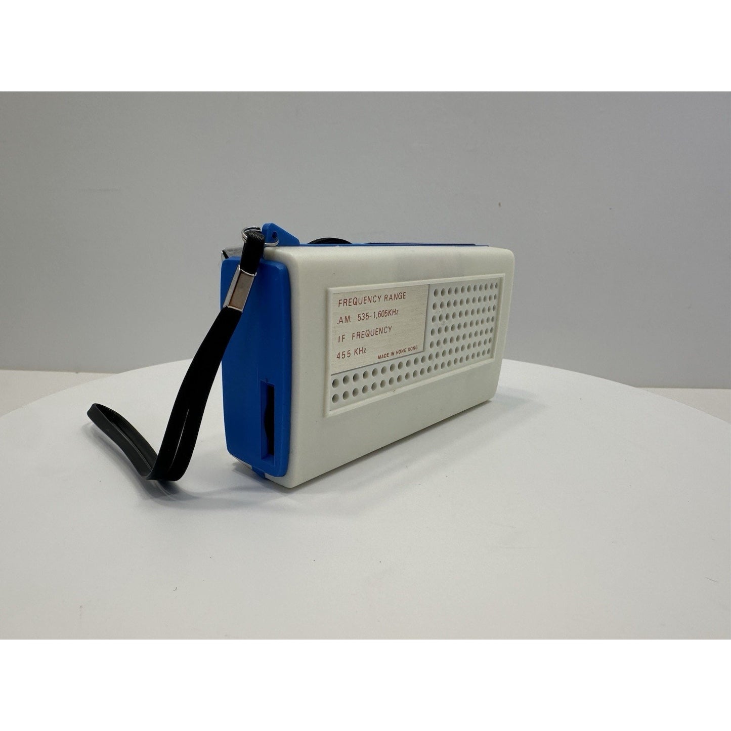 VINTAGE *NEW* Seiko 601 Blue Solid State Pocket Transistor Radio