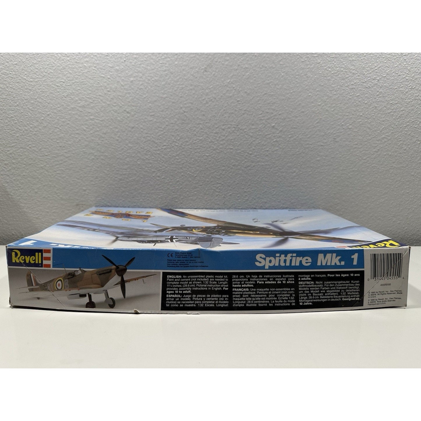 VINTAGE Revell Spitfire Mk. 1 "Lone Eagles" 1/32 Scale Model #4555 Open Box