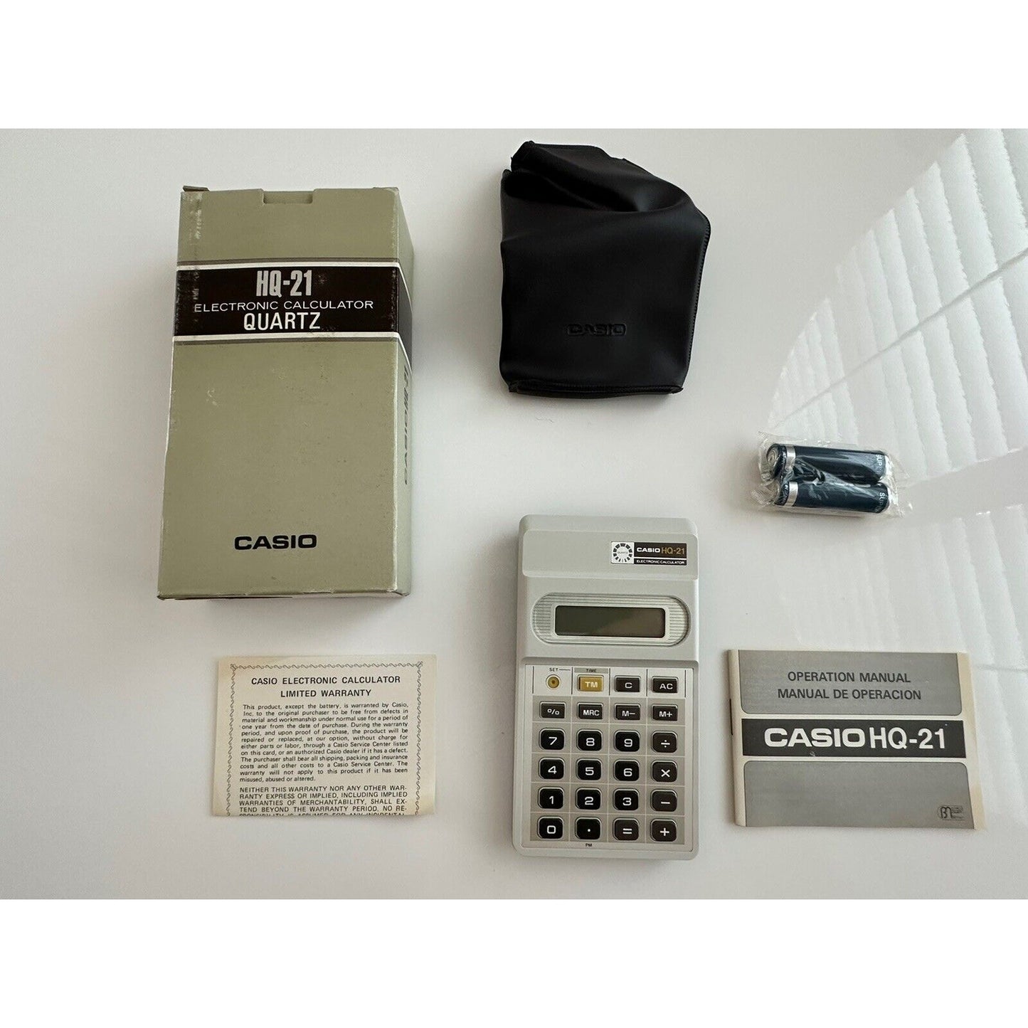 VINTAGE *NEW* Casio HQ-21 Electronic Battery Clock/Calculator
