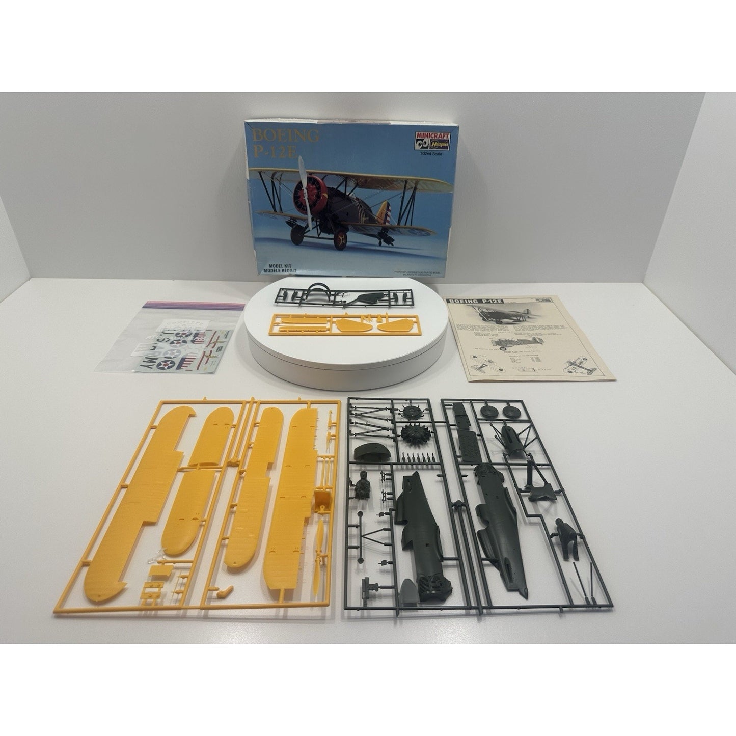 VINTAGE *NEW* Minicraft Hasegawa Boeing P-12E 1061 1/32 FS Model Kit