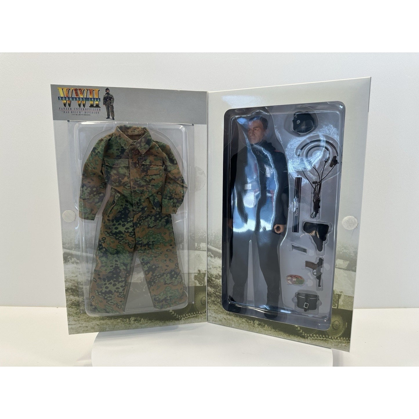 VINTAGE *NEW* Dragon WWII "Oskar* Normandy 1944 Panzer Action Figure