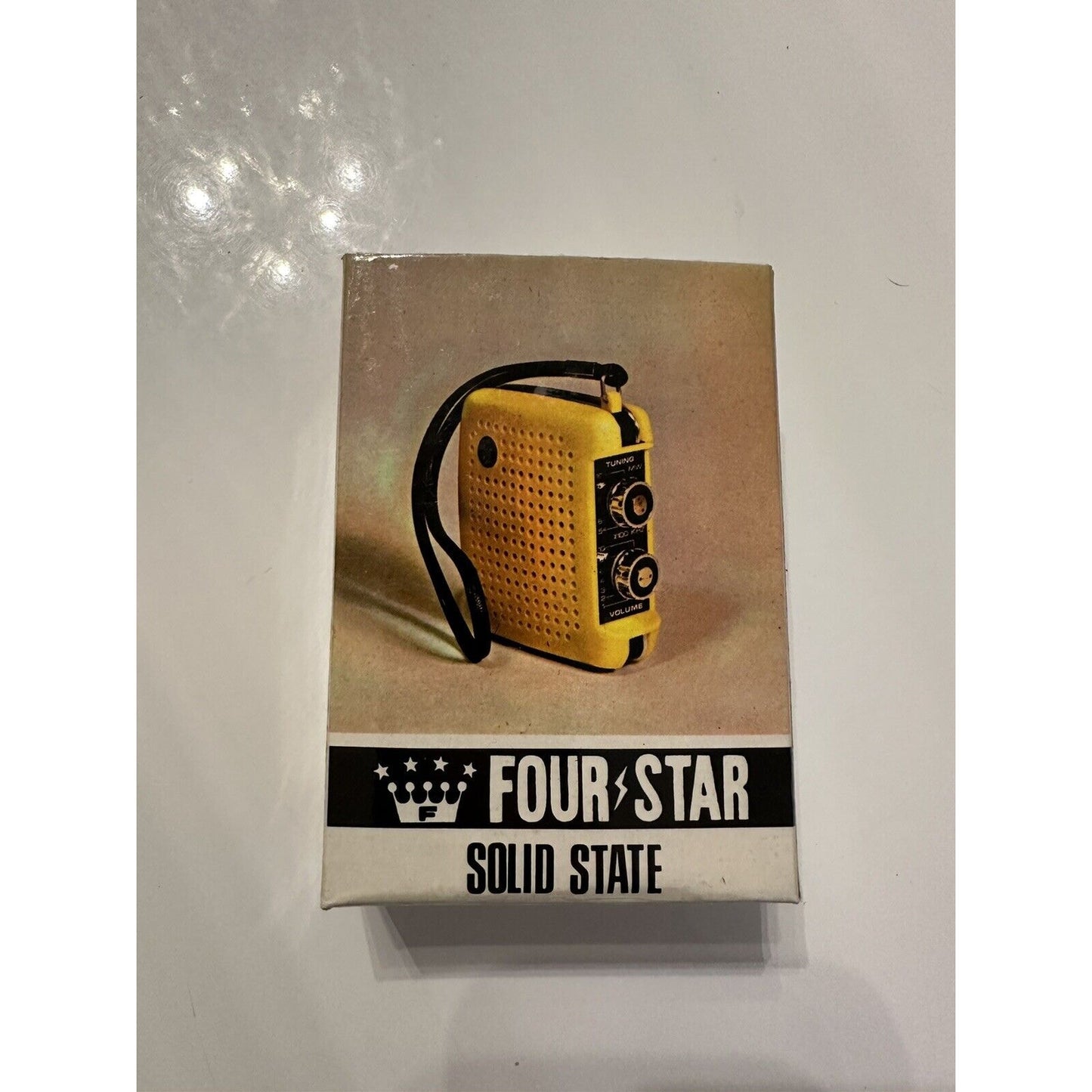 VINTAGE *NEW* Four Star FS-7 Solid State Radio Green