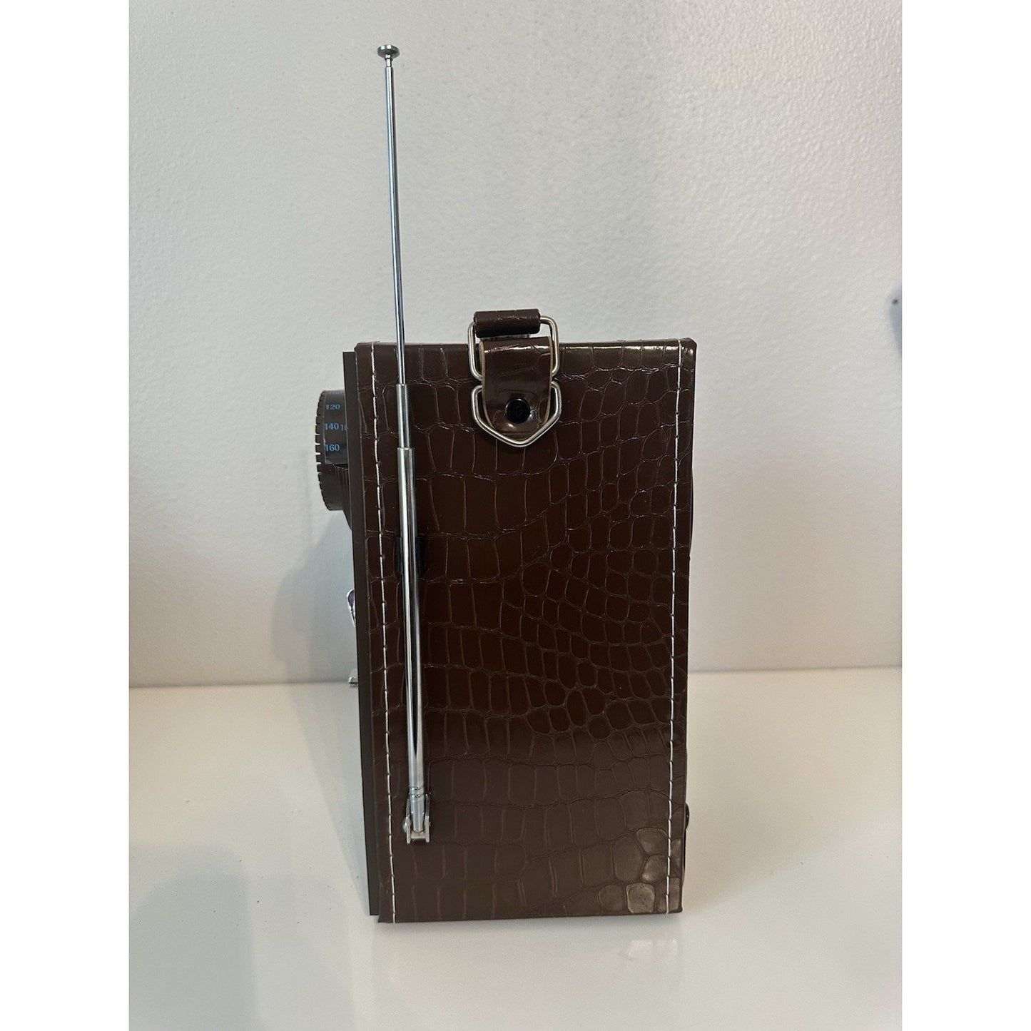 VINTAGE *NEW* 1960's Windsor/Petrosonic Zoom Radio AM/FM Camera-like Brown Radio