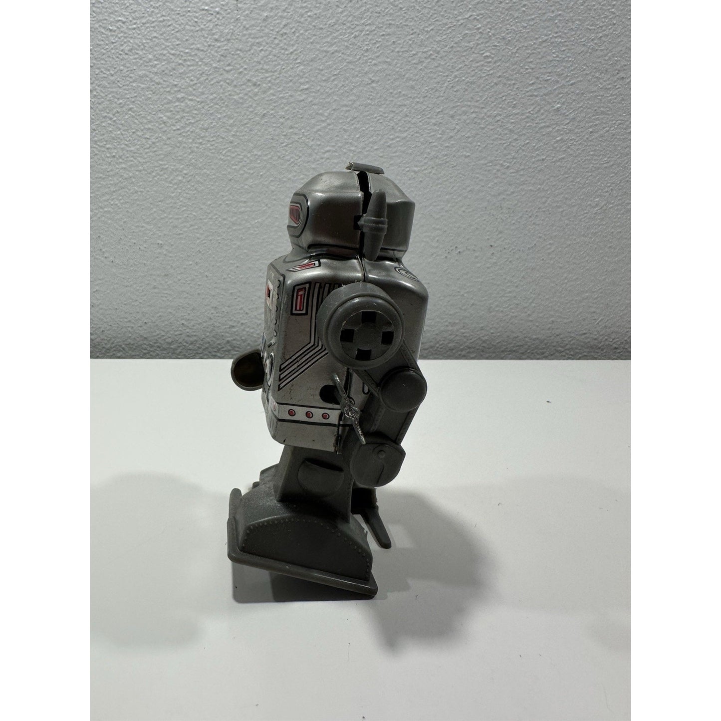 VINTAGE *NEW* 1960's 5.5" Captain the Robot / Tin Wind-Up Toy
