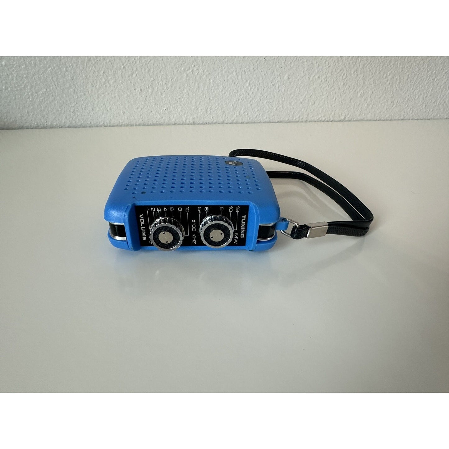 VINTAGE *NEW* 1970's Four Star FS-7 Solid State Radio in Blue