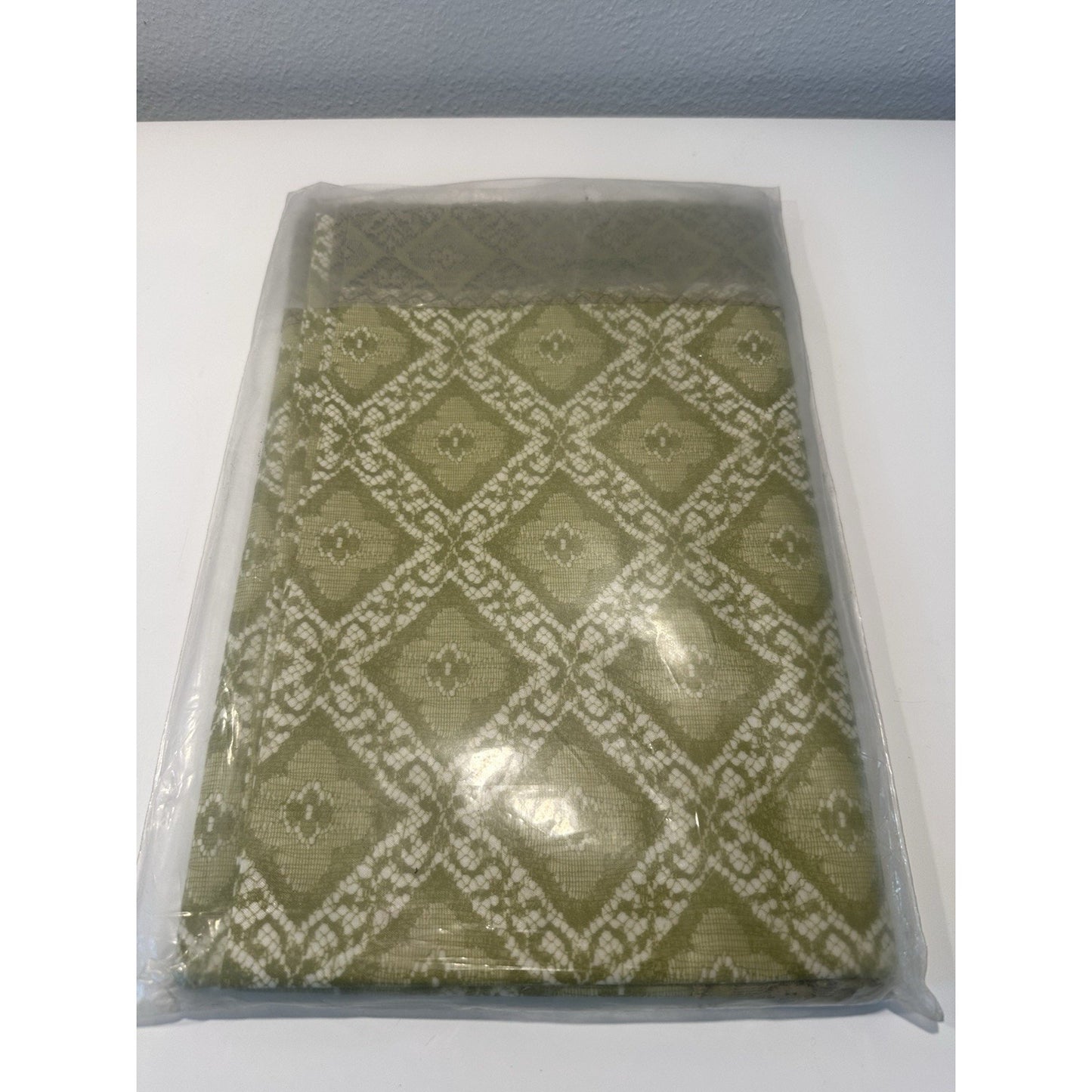 VINTAGE *NEW* 1950's Elrene Scalloped Tablecloth 52"x52" Green Diamond Lace USA