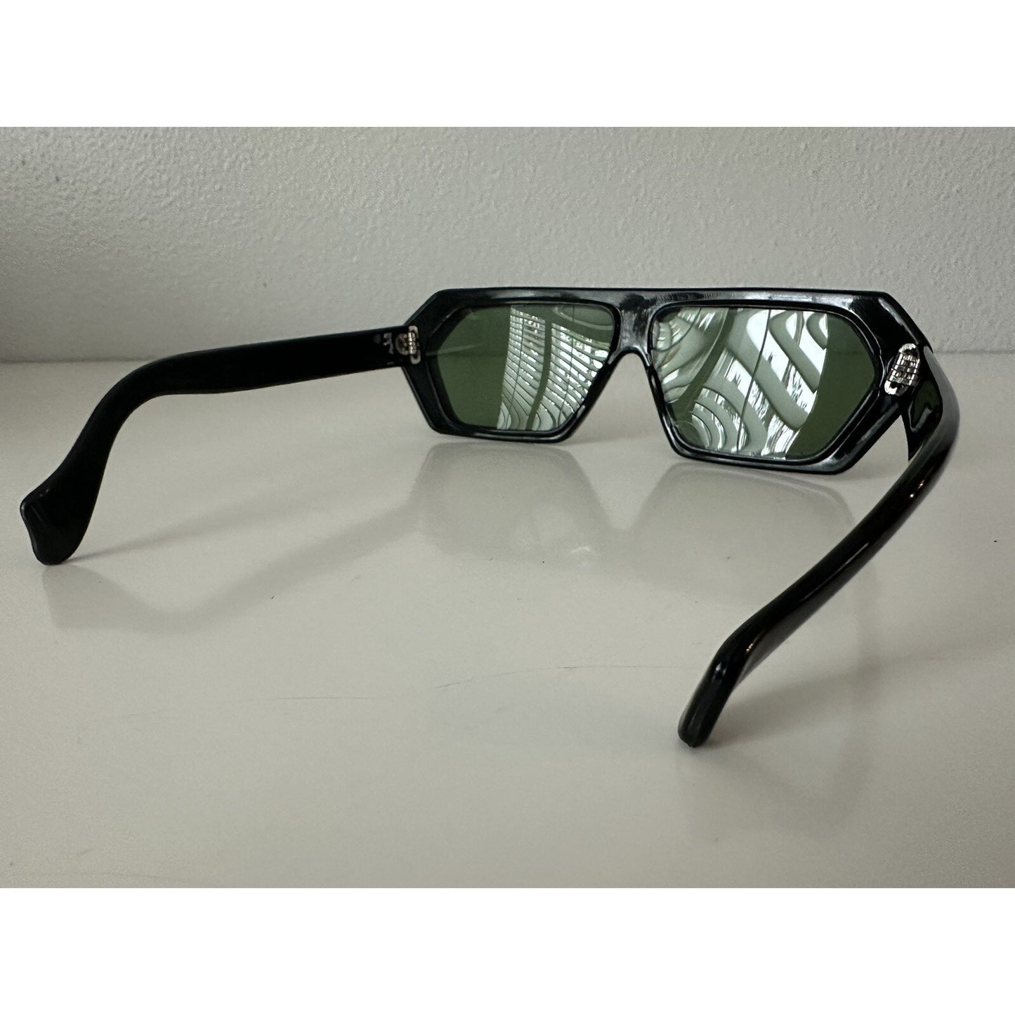 VINTAGE *NEW* 1970's Glam Unisex Sunglasses Black Hex Frame