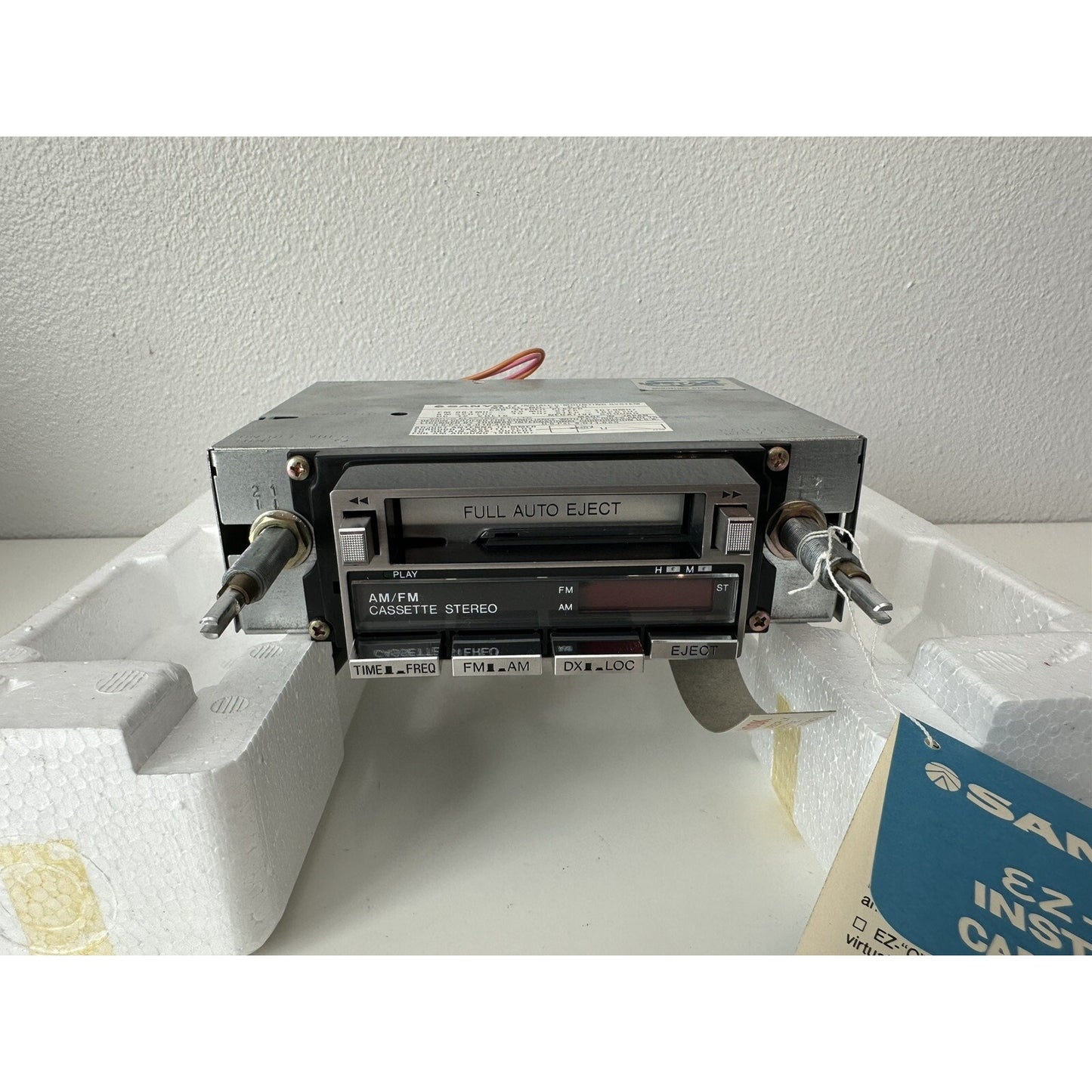 VINTAGE *NEW* Sanyo FT-C10 Indash Mini am/fm Cassette Car Stereo
