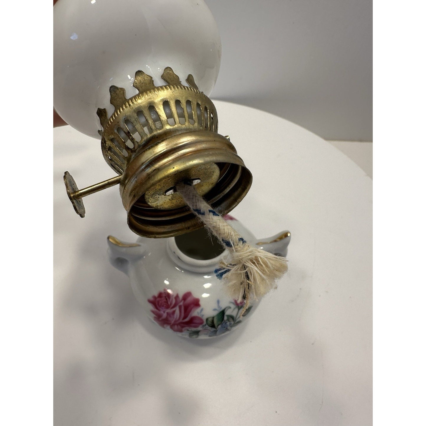 VINTAGE *NEW* 1970's Porcelain Oil Lamp with Flowers