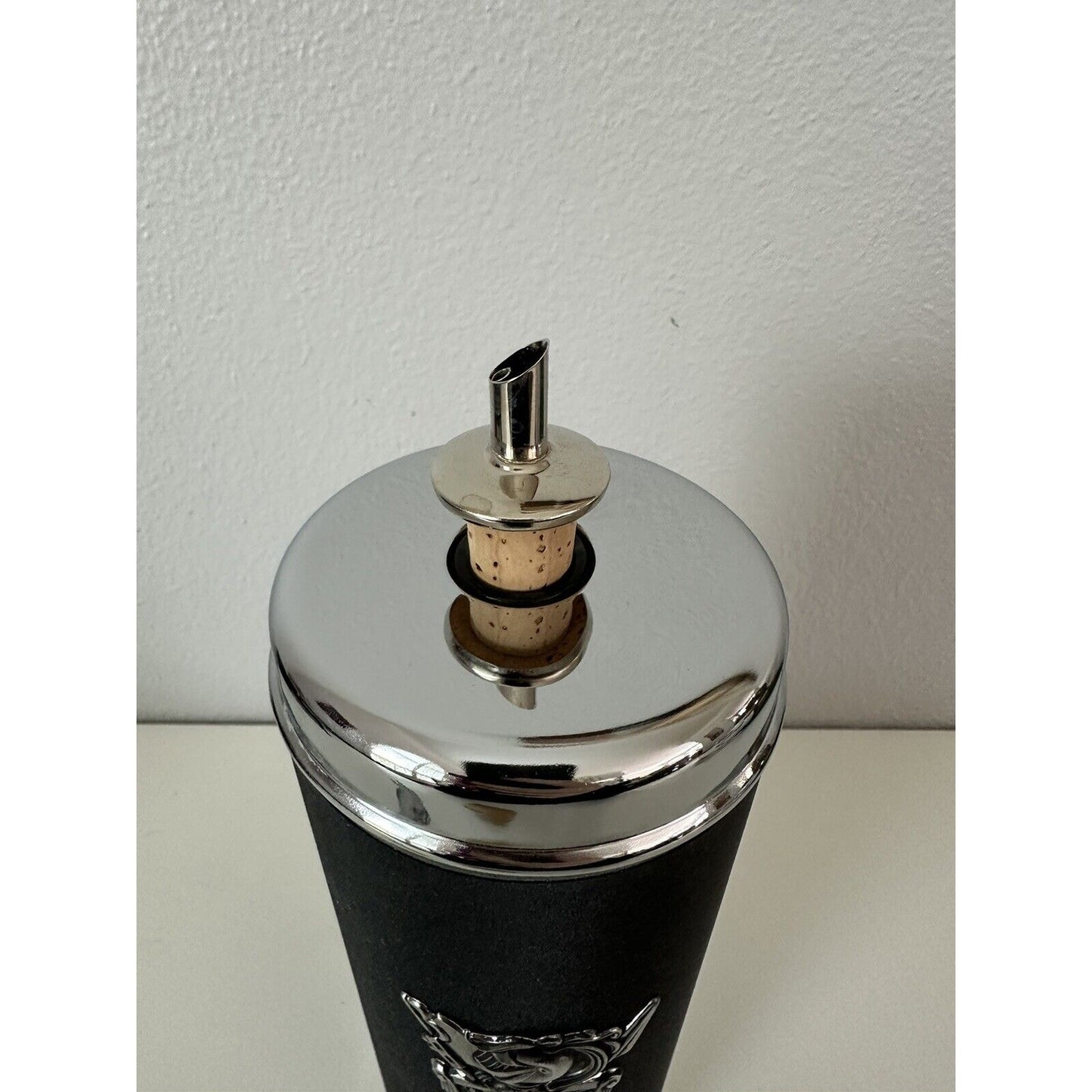 VINTAGE *NEW* Black Coat of Arms Music Box Decanter-"How Dry I Am"