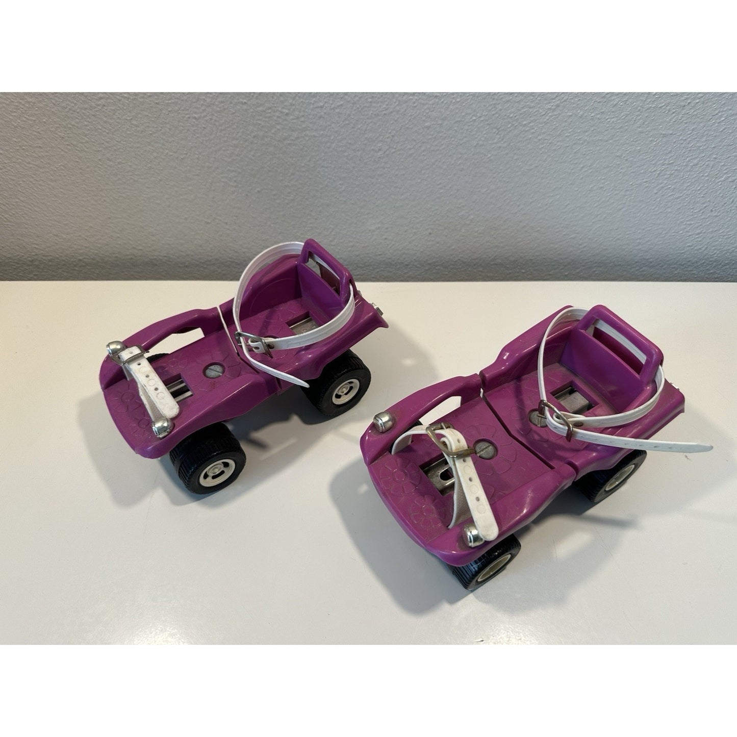 VINTAGE 1970's Purple Adjustable Skates for Kids w/ Straps