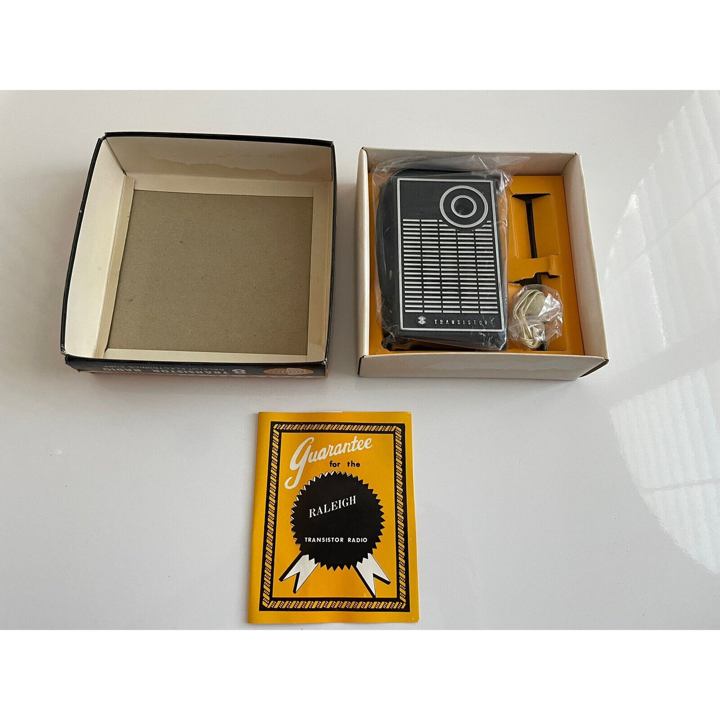 VINTAGE *NEW* Raleigh 8 Transistor Radio/High Sensitivity - Model #858