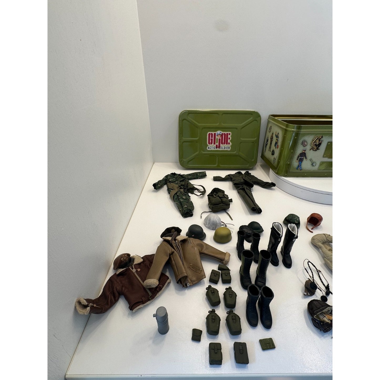 VINTAGE GI Joe Action Figures & Accessories in 1998 Collectable Tin