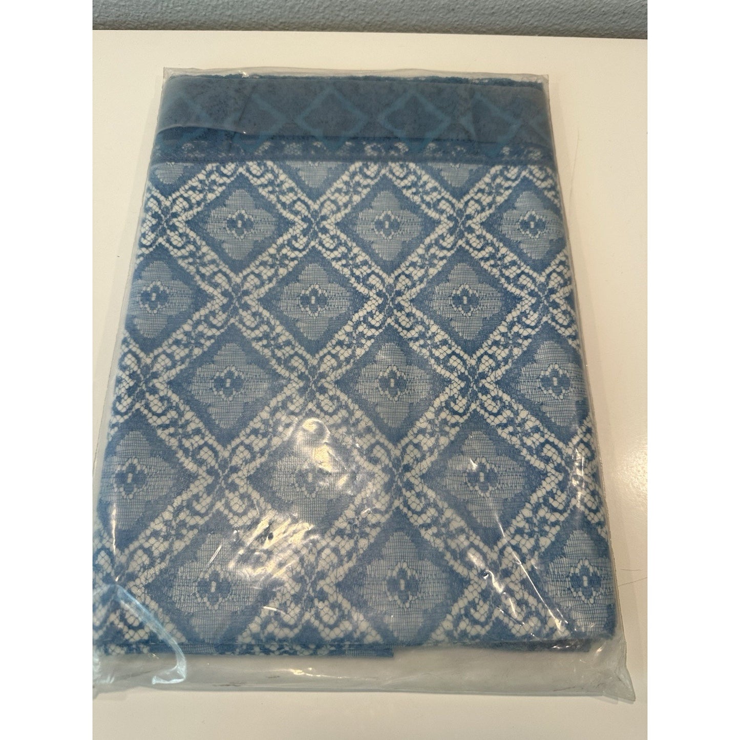 VINTAGE *NEW* 50's Alencon" Tablecloth 52"X70" Scalloped Diamond Lace USA